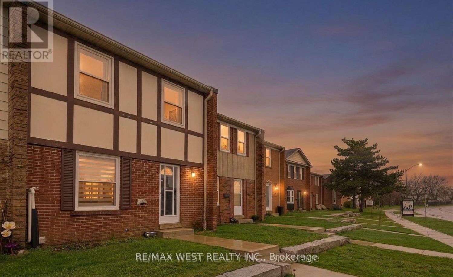 900 Central Park Drive 67, Brampton, ON L6S 3J6 photo 2