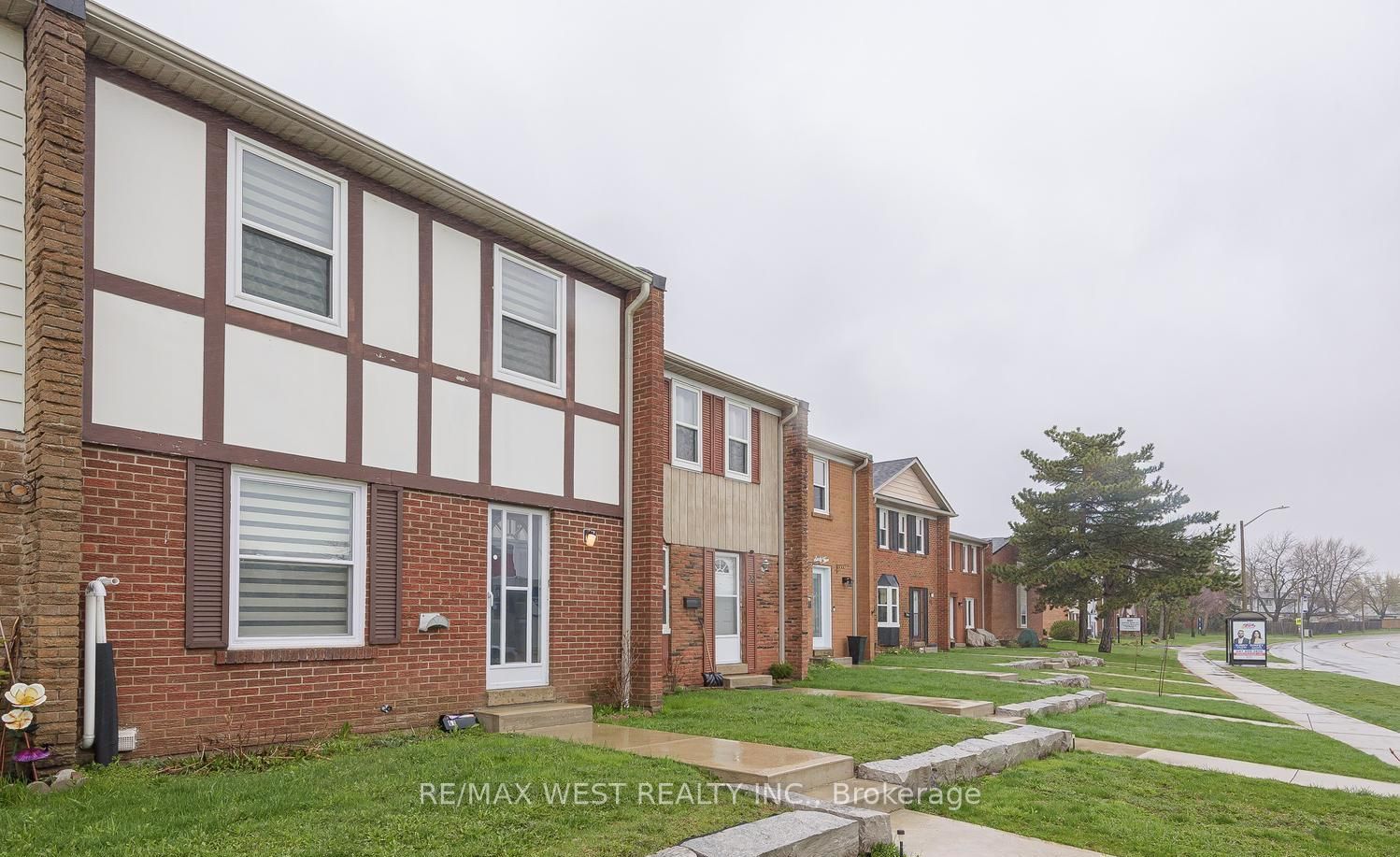 900 Central Park Drive 67, Brampton, ON L6S 3J6 photo 3