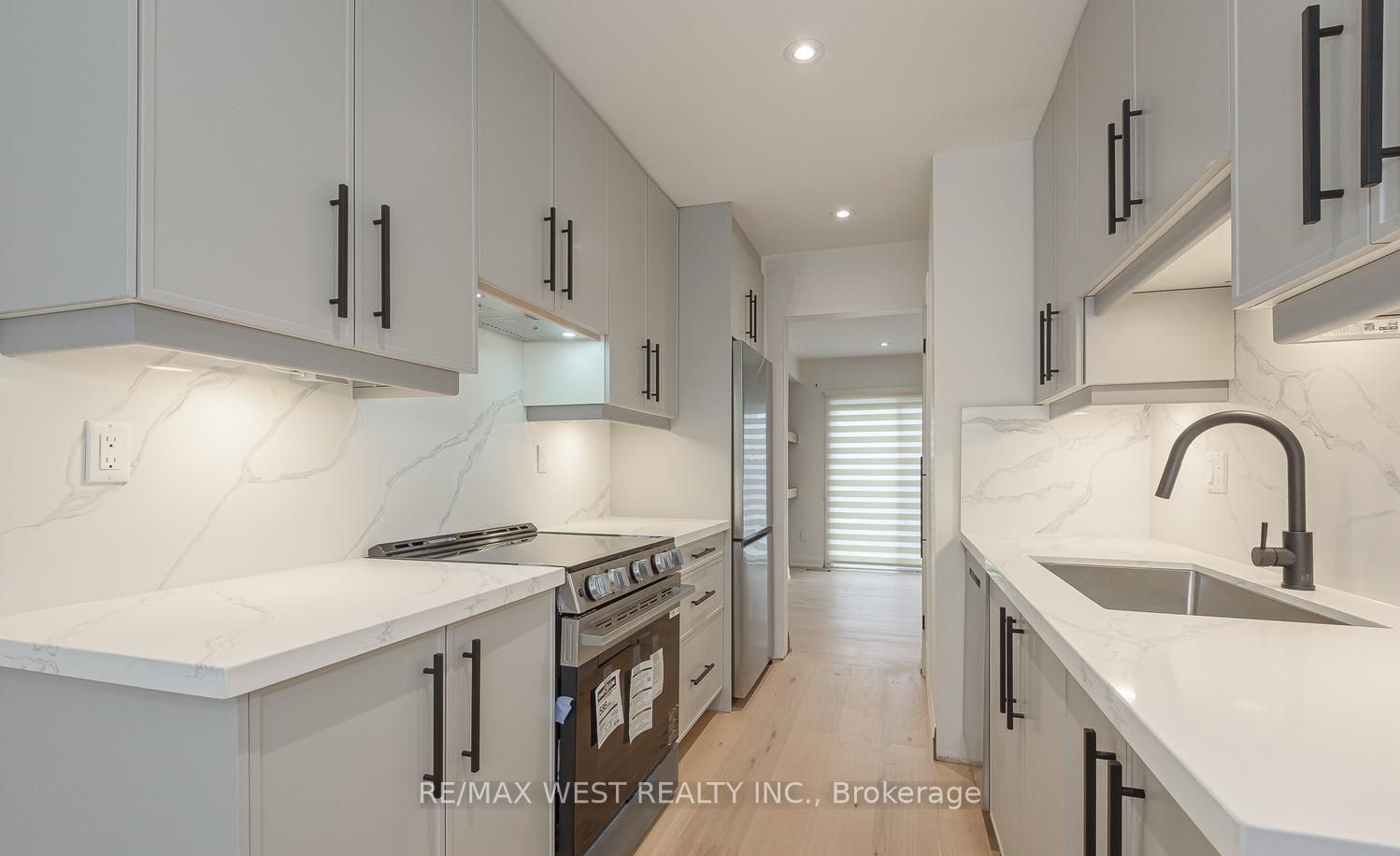 900 Central Park Drive 67, Brampton, ON L6S 3J6 photo 4