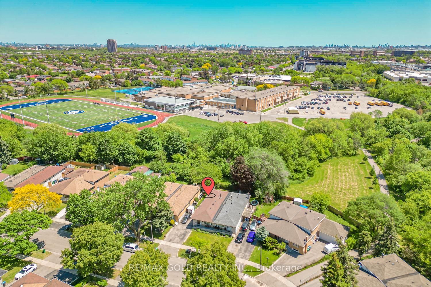 7488 Discus Crescent, Mississauga, ON L4T 2V3 photo 3