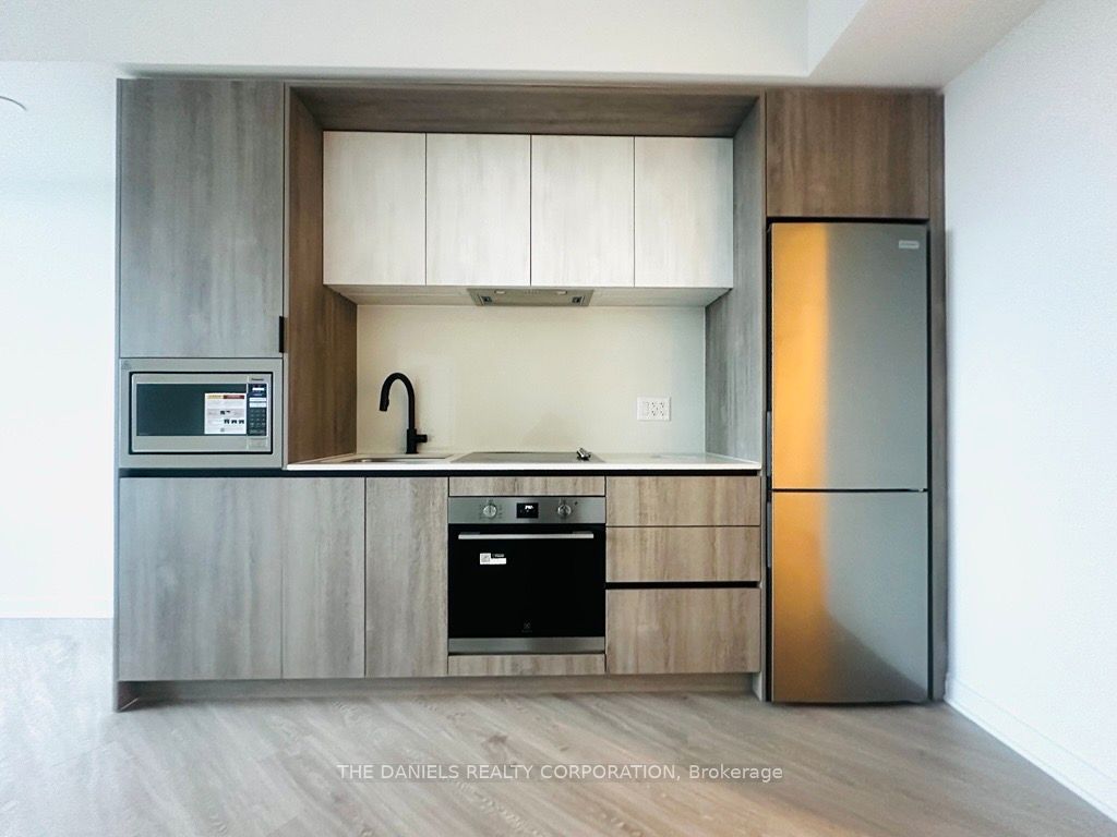 2495 Eglinton Avenue E 2601, Mississauga, ON L5M 2T2