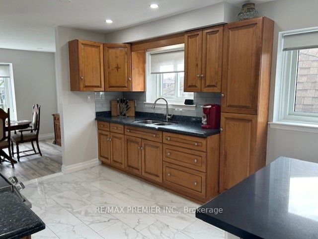235 Louis Drive, Mississauga, ON L5B 1Z1 photo 5