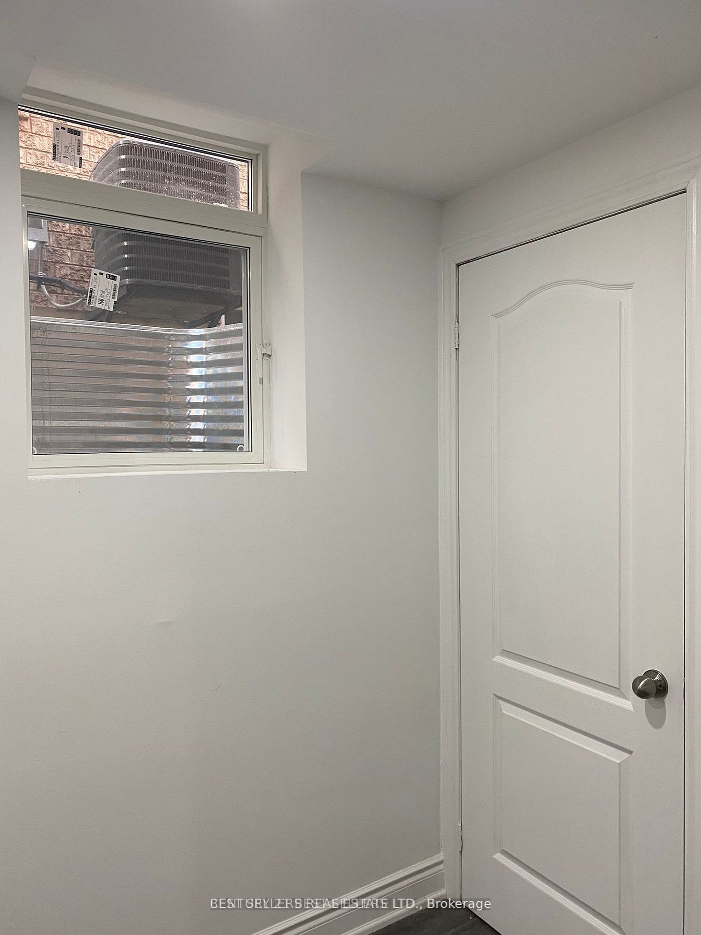 1272 Foxglove Place, Mississauga, ON L5V 2N3 photo 5
