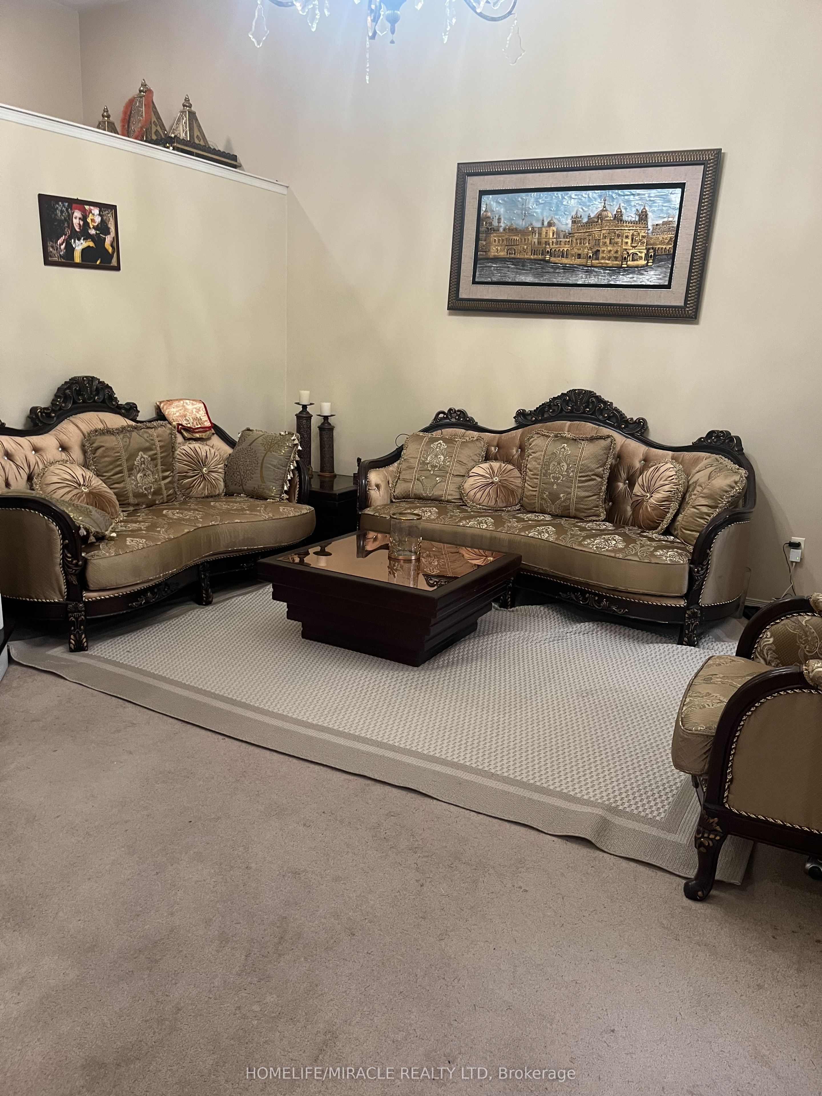 23 Roundstone Drive, Brampton, ON L6X 0K7 photo 3