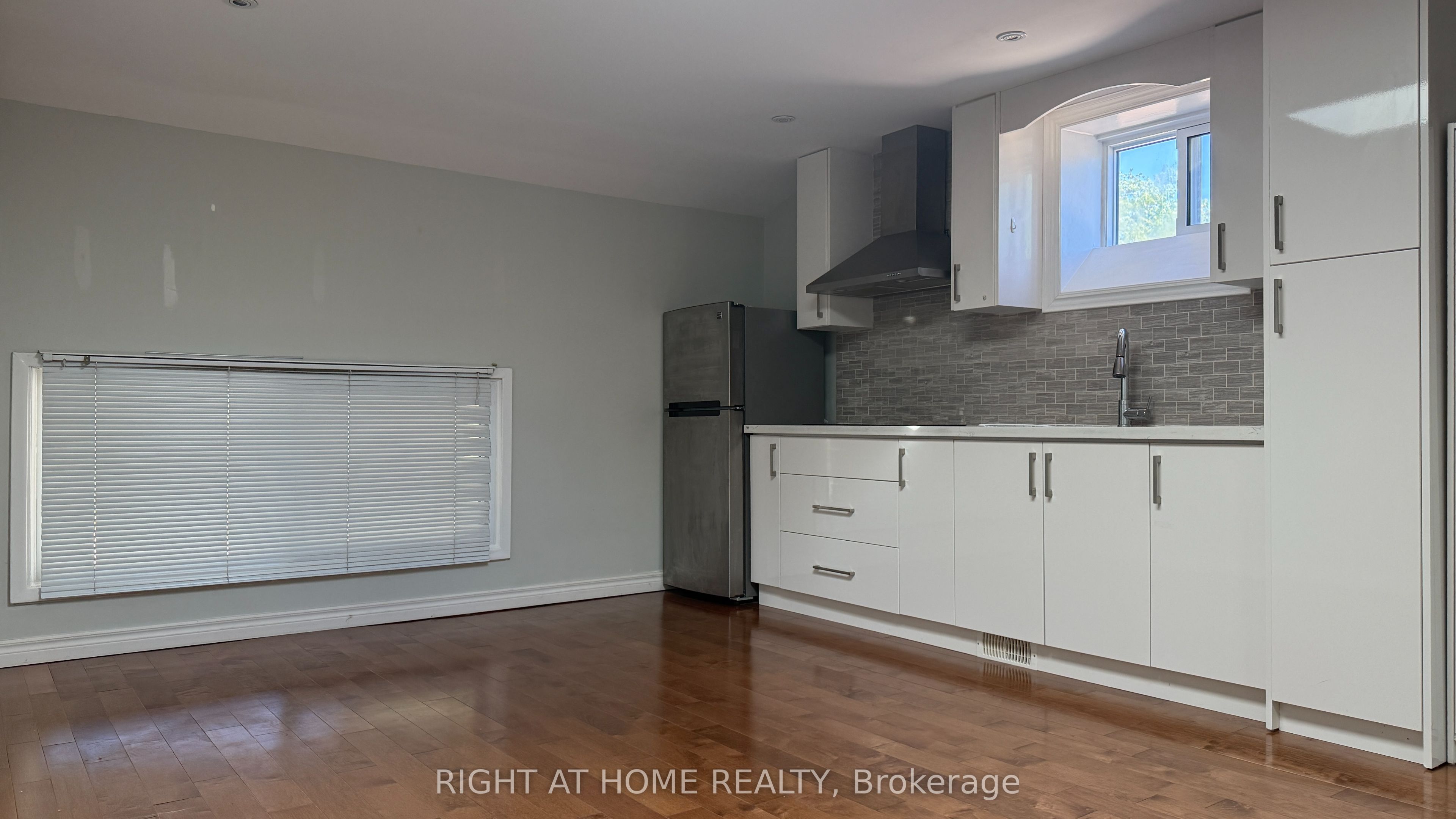 1088 Pearson Drive 1, Oakville, ON L6H 2A8