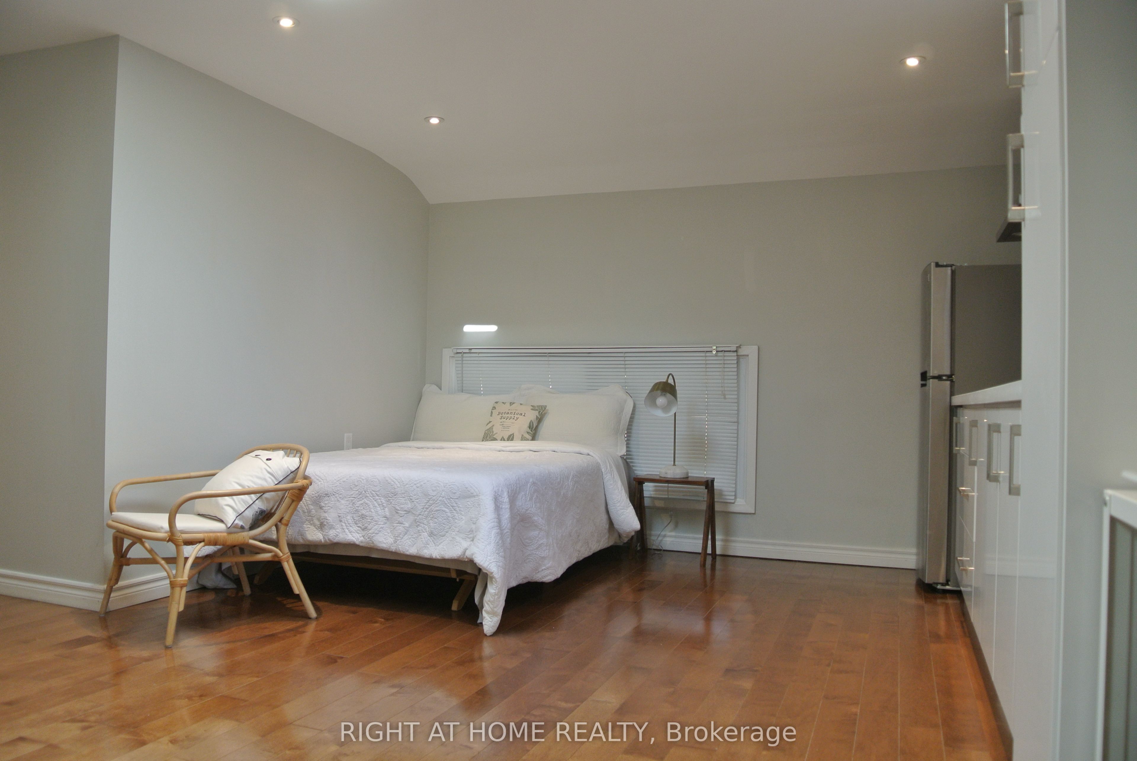 1088 Pearson Drive 1, Oakville, ON L6H 2A8 photo 5