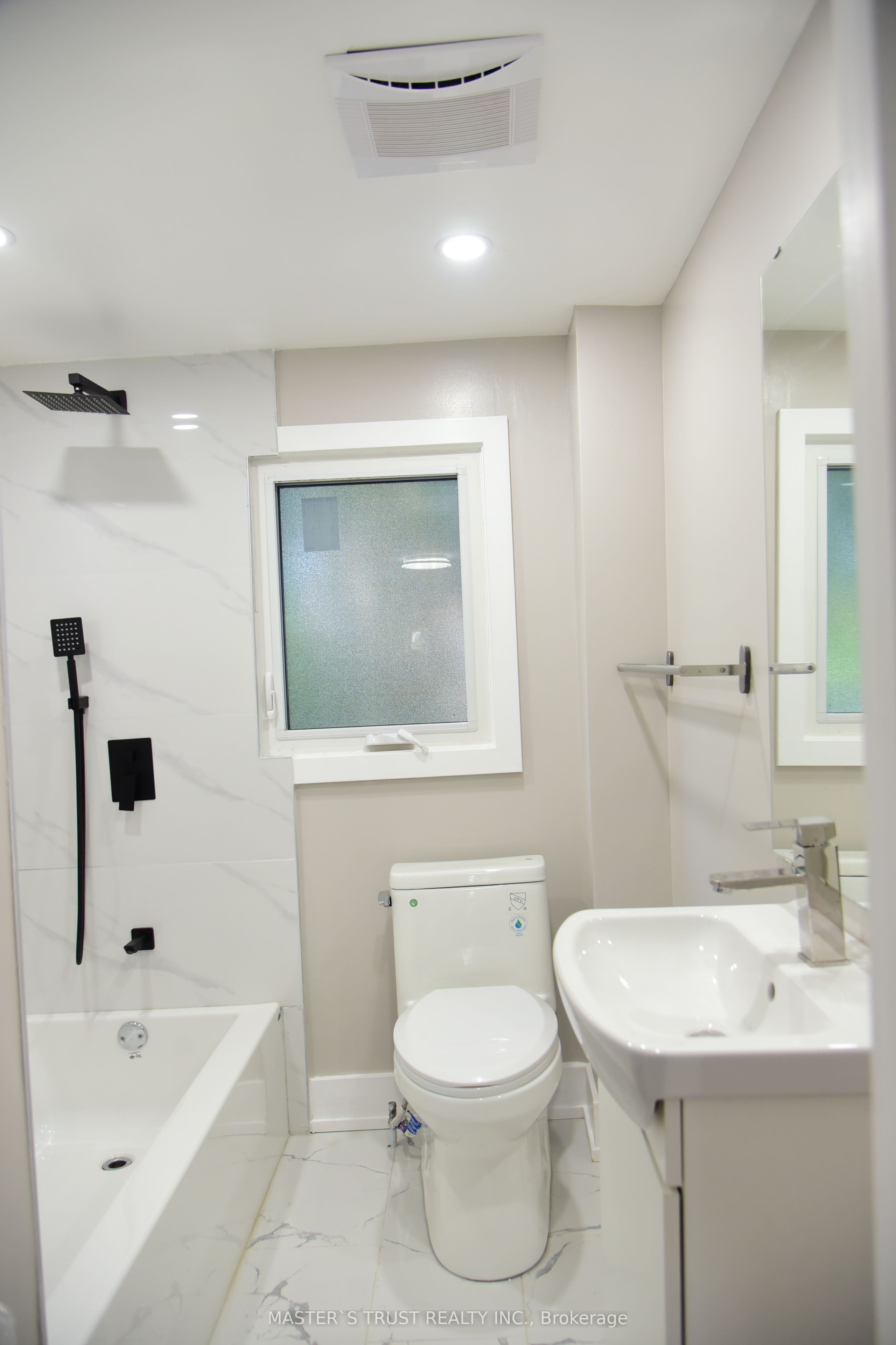 19 Emmett Avenue, Toronto, ON M6M 2E3 photo 2