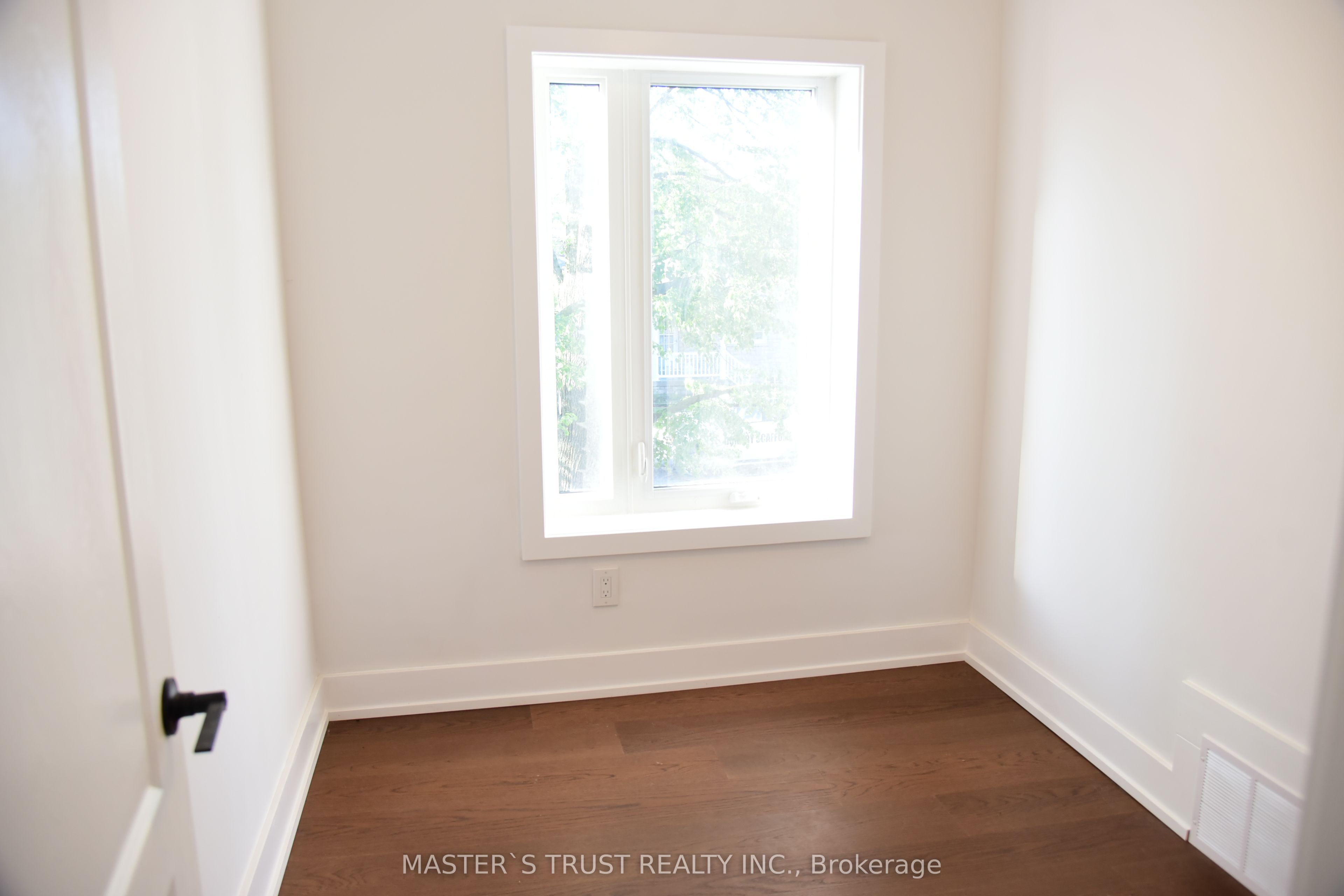19 Emmett Avenue, Toronto, ON M6M 2E3 photo 3