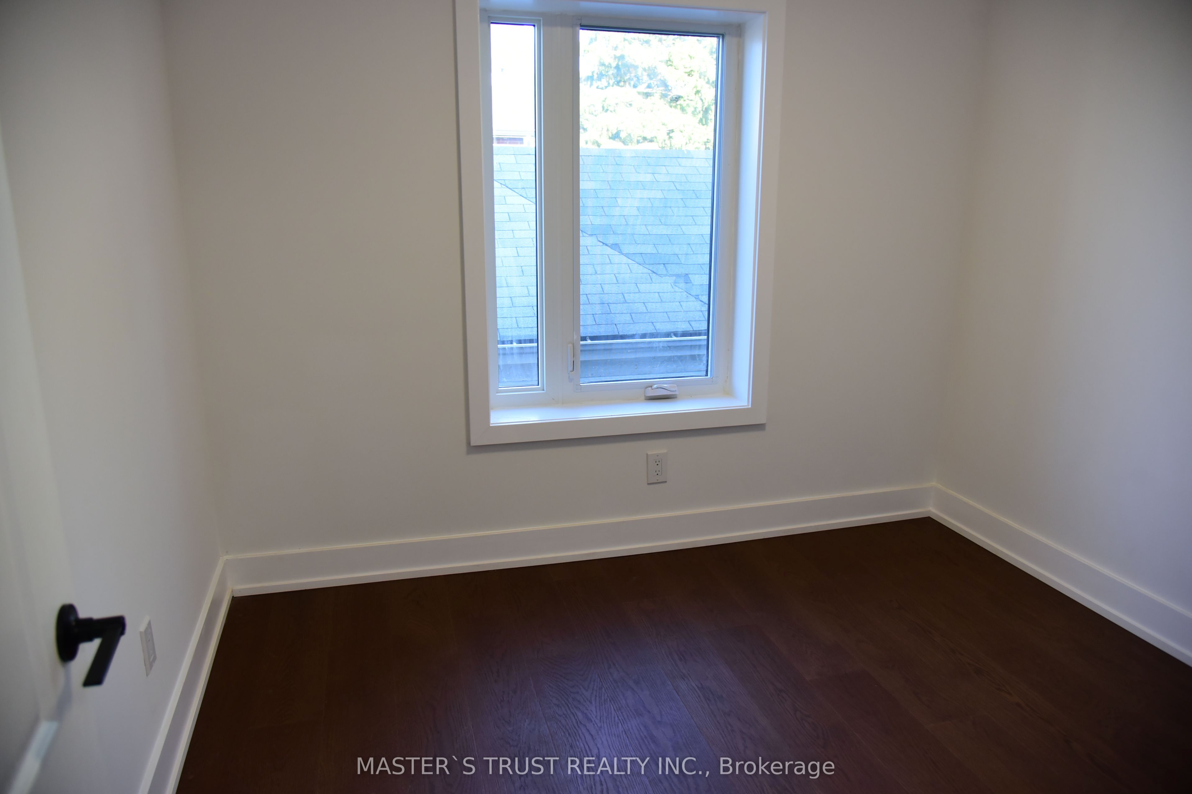 19 Emmett Avenue, Toronto, ON M6M 2E3 photo 5