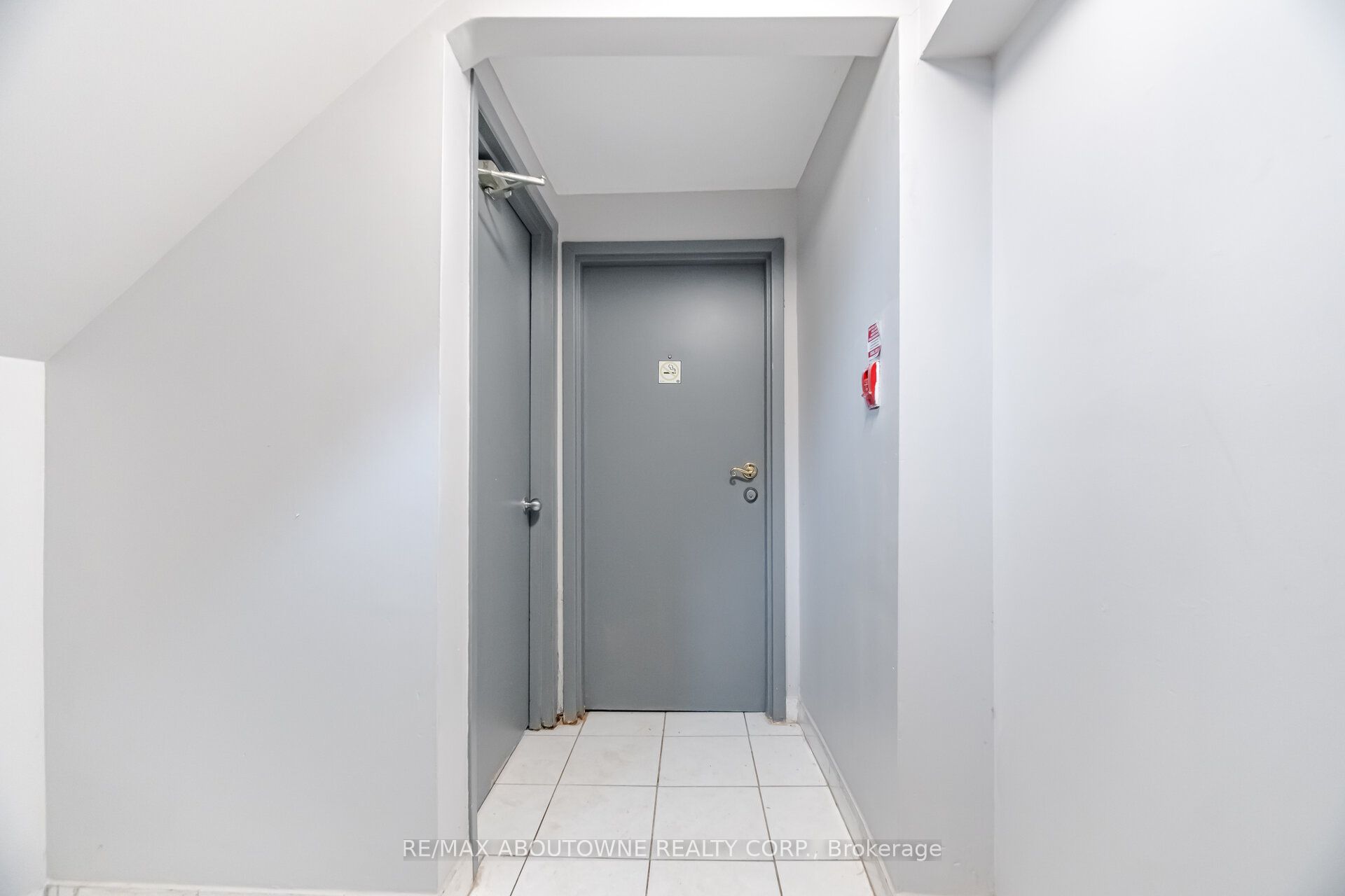 203 Nelson Street 3, Oakville, ON L6L 3J4 photo 5
