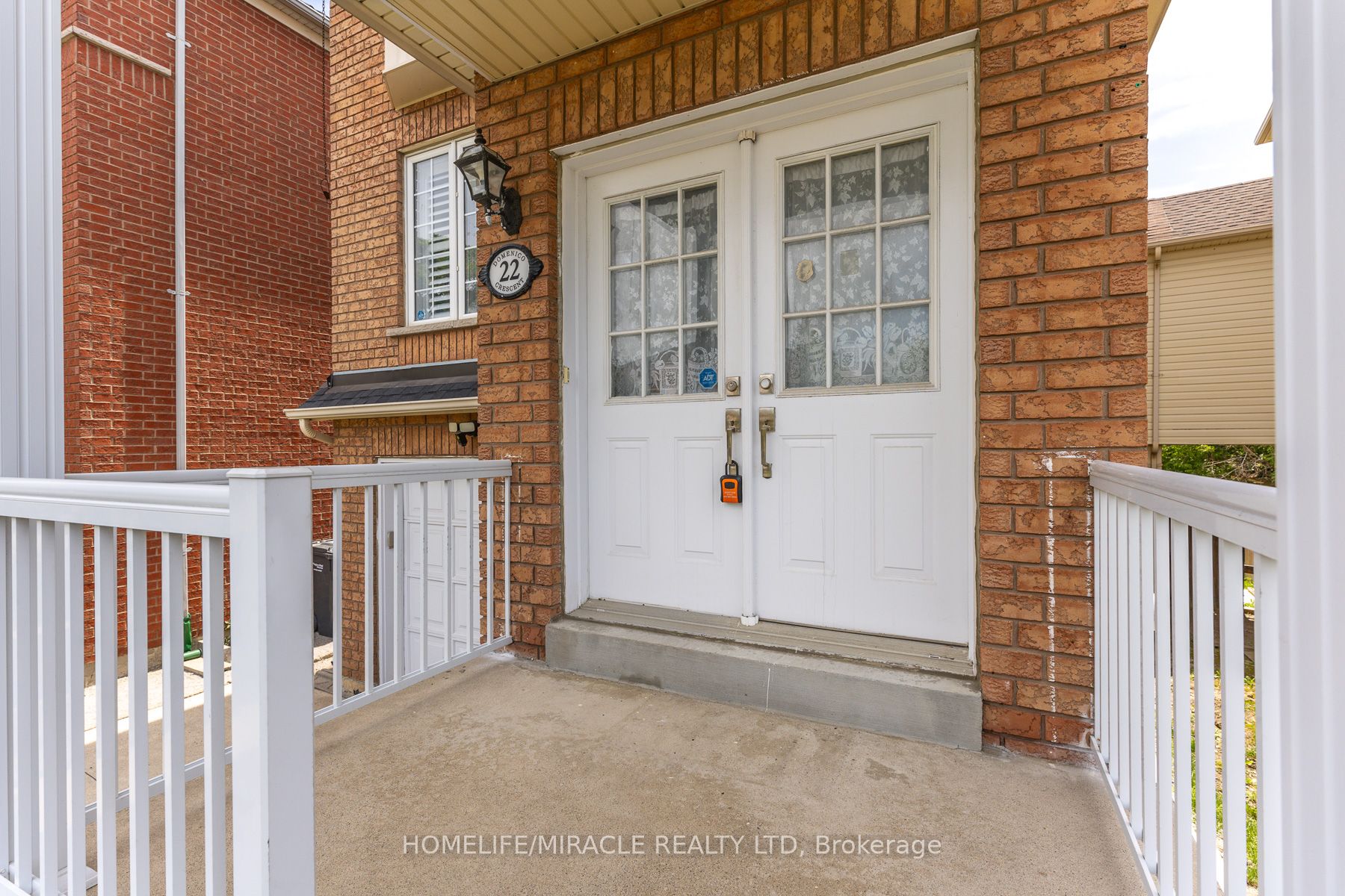 22 Domenico Crescent, Brampton, ON L6P 1H5 photo 4