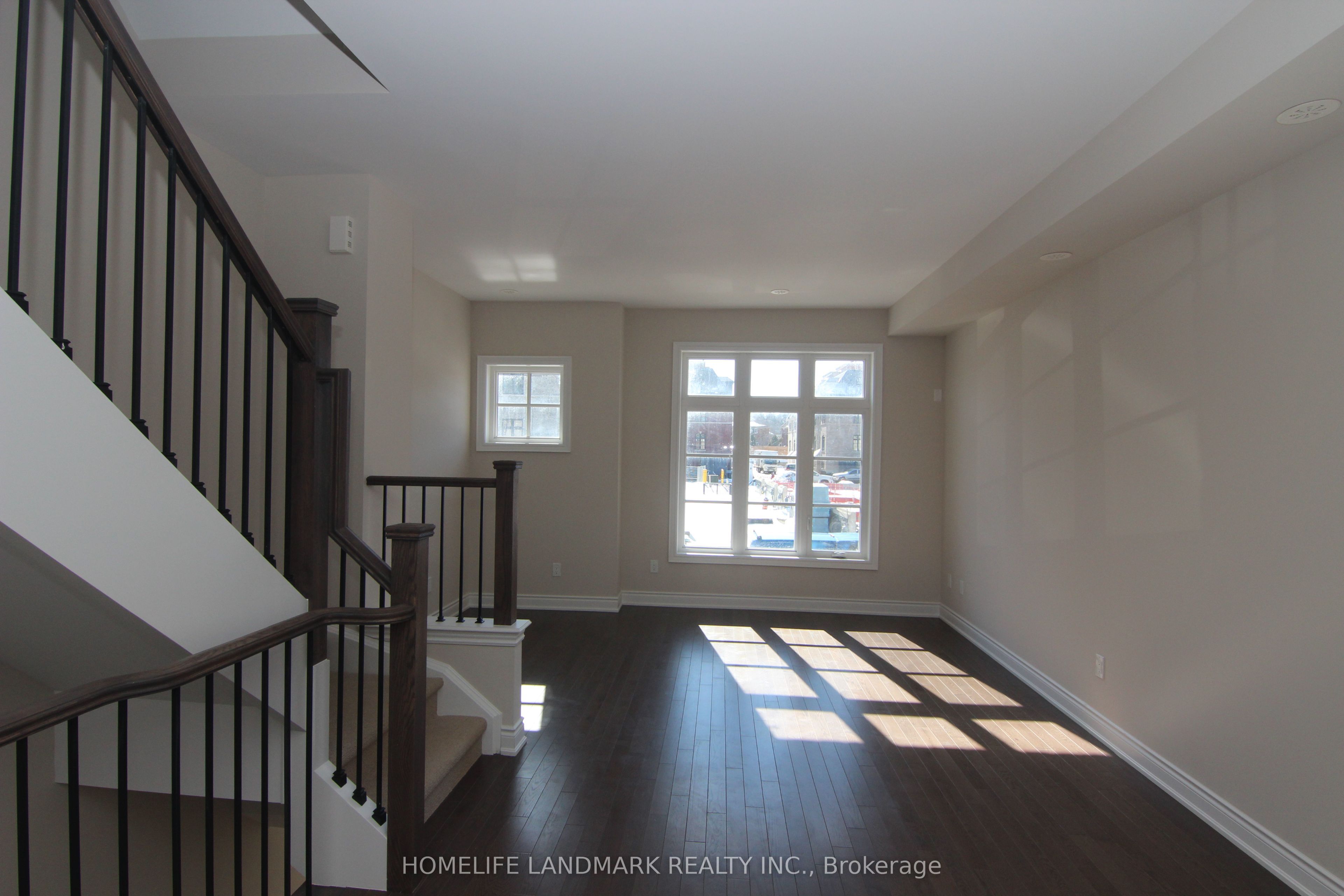 21 Wasdale Road 101, Mississauga, ON L5M 2R2