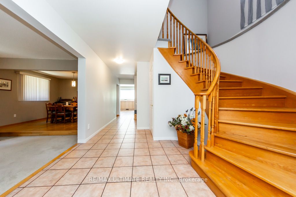 3 Aron Drive, Brampton, ON L6Y 2S3 photo 4