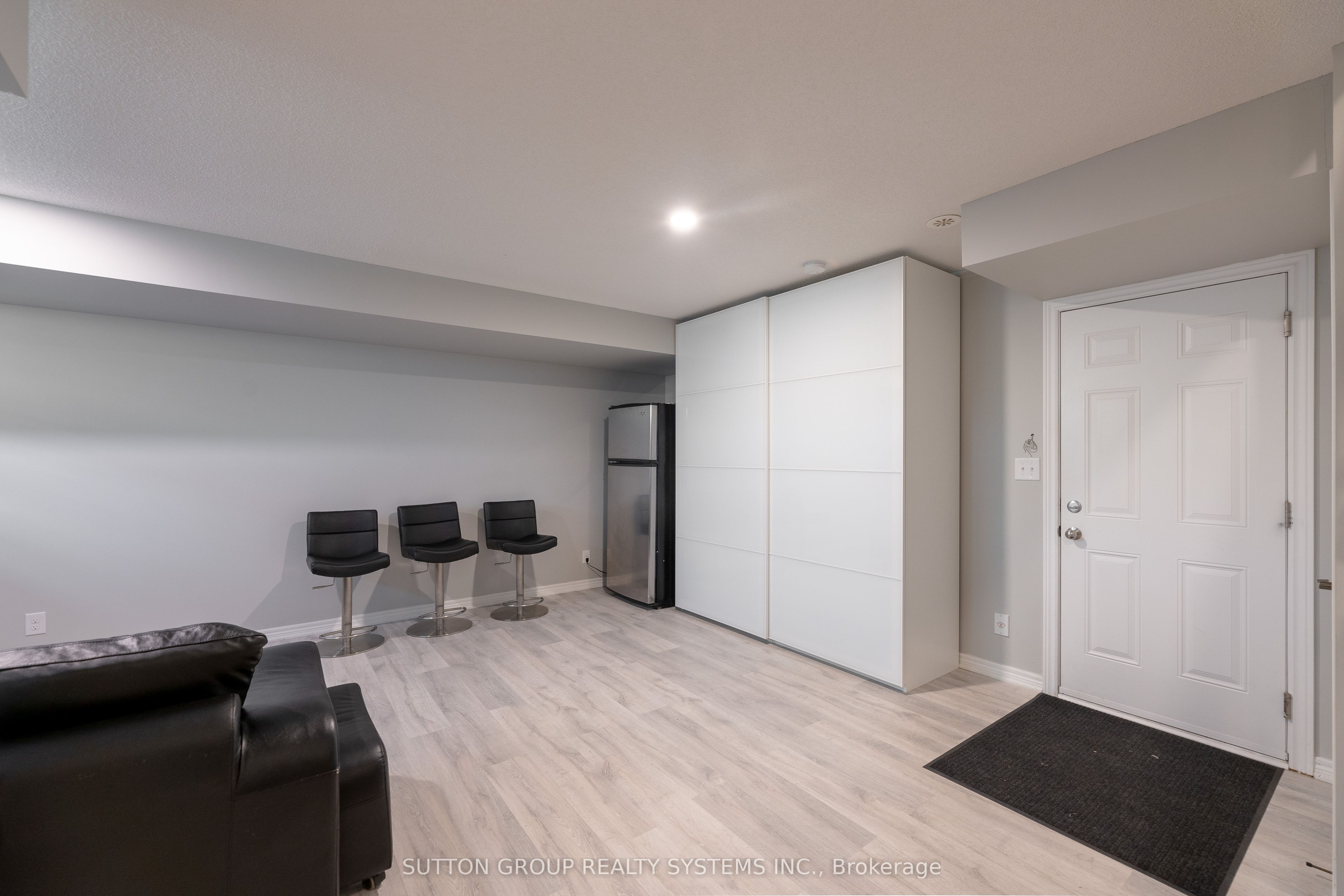 2460 Prince Michael Drive 55, Oakville, ON L6H 0G8 photo 2