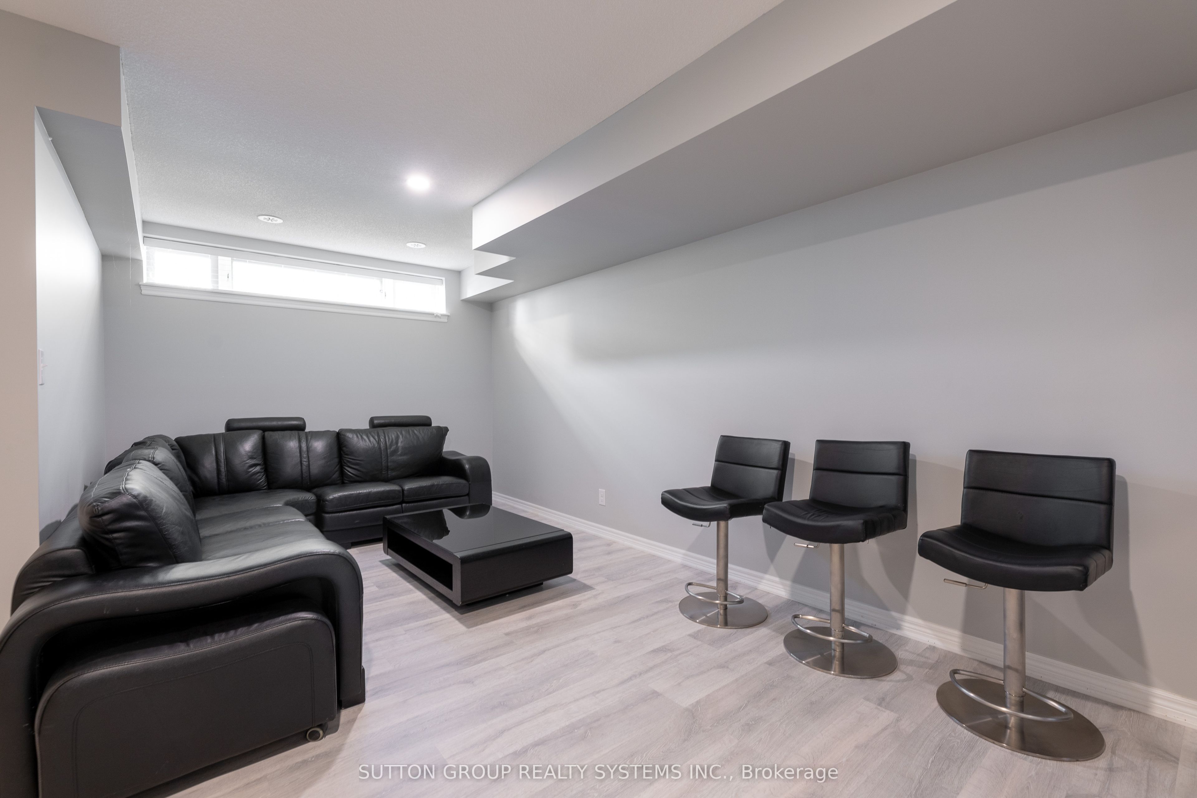 2460 Prince Michael Drive 55, Oakville, ON L6H 0G8 photo 3