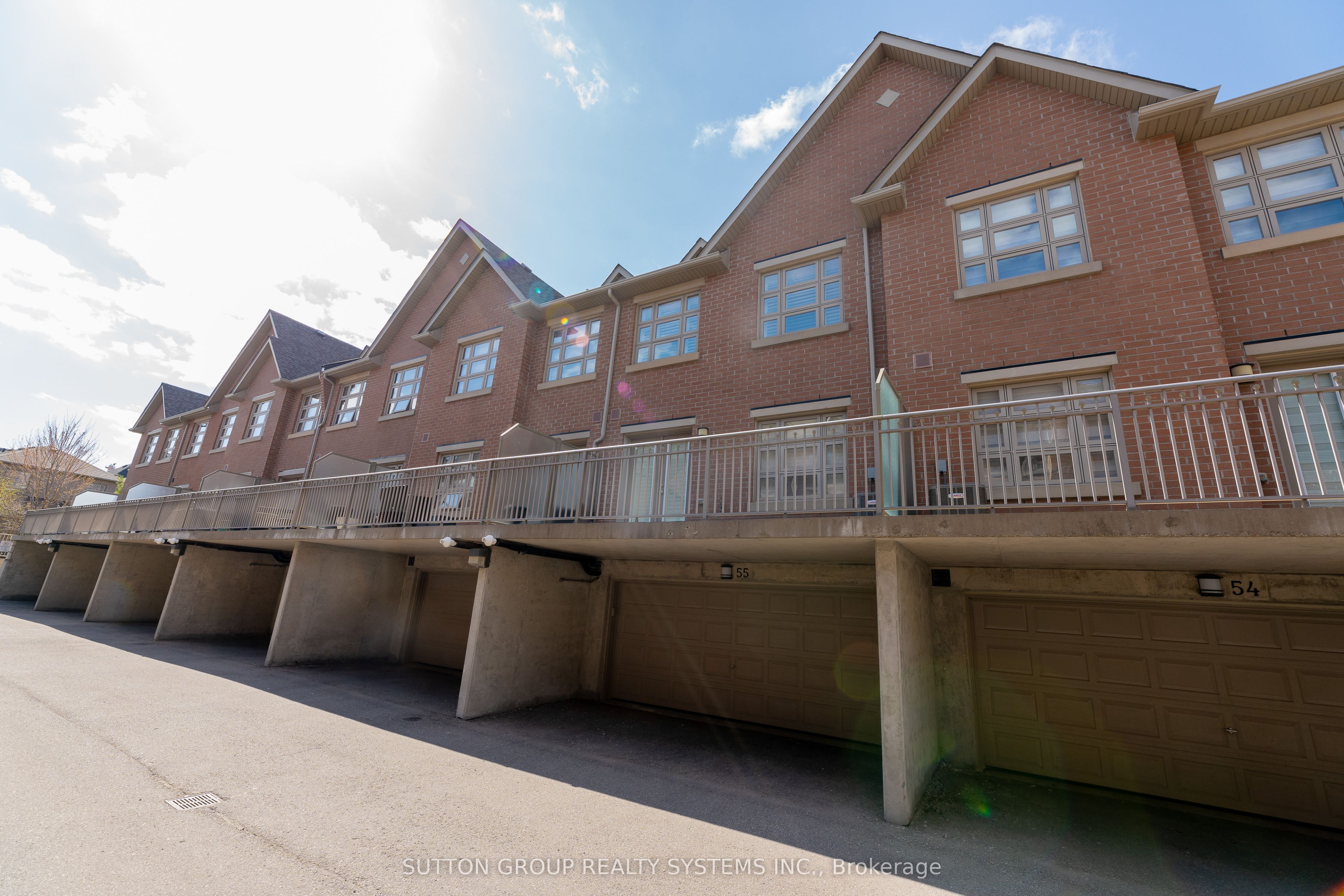 2460 Prince Michael Drive 55, Oakville, ON L6H 0G8 photo 5