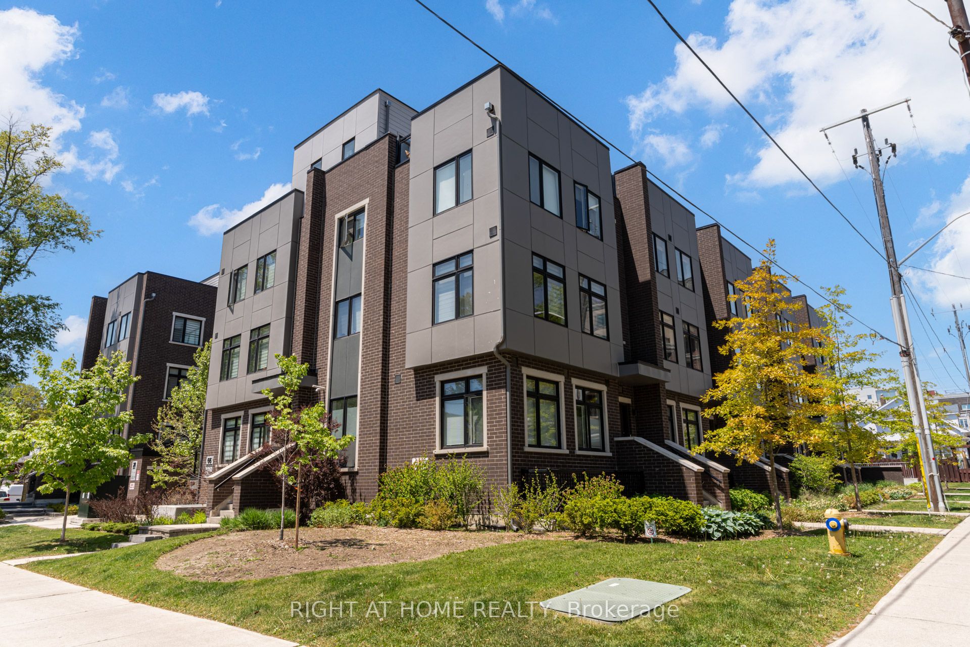 66 Long Branch Avenue 4, Toronto, ON M8W 3J4 photo 4