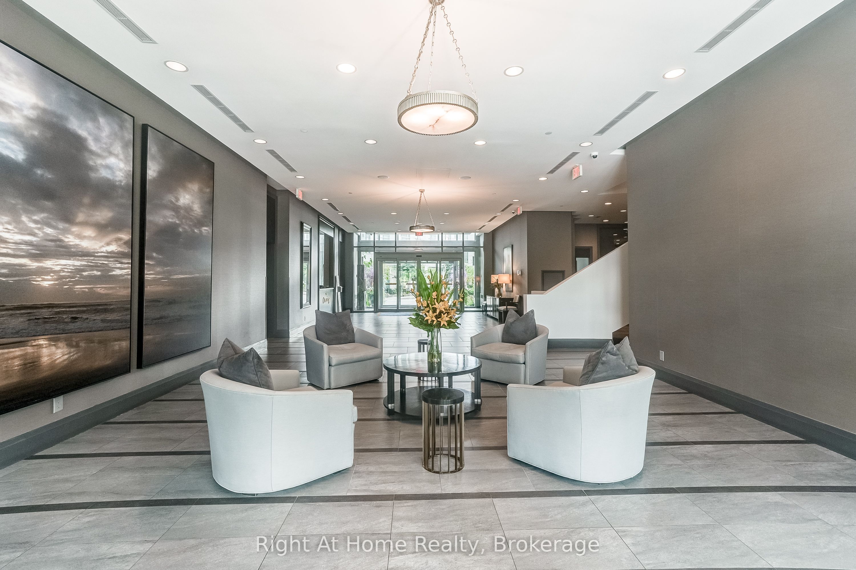 11 Bronte Road 201, Oakville, ON L6L 0E1 photo 5