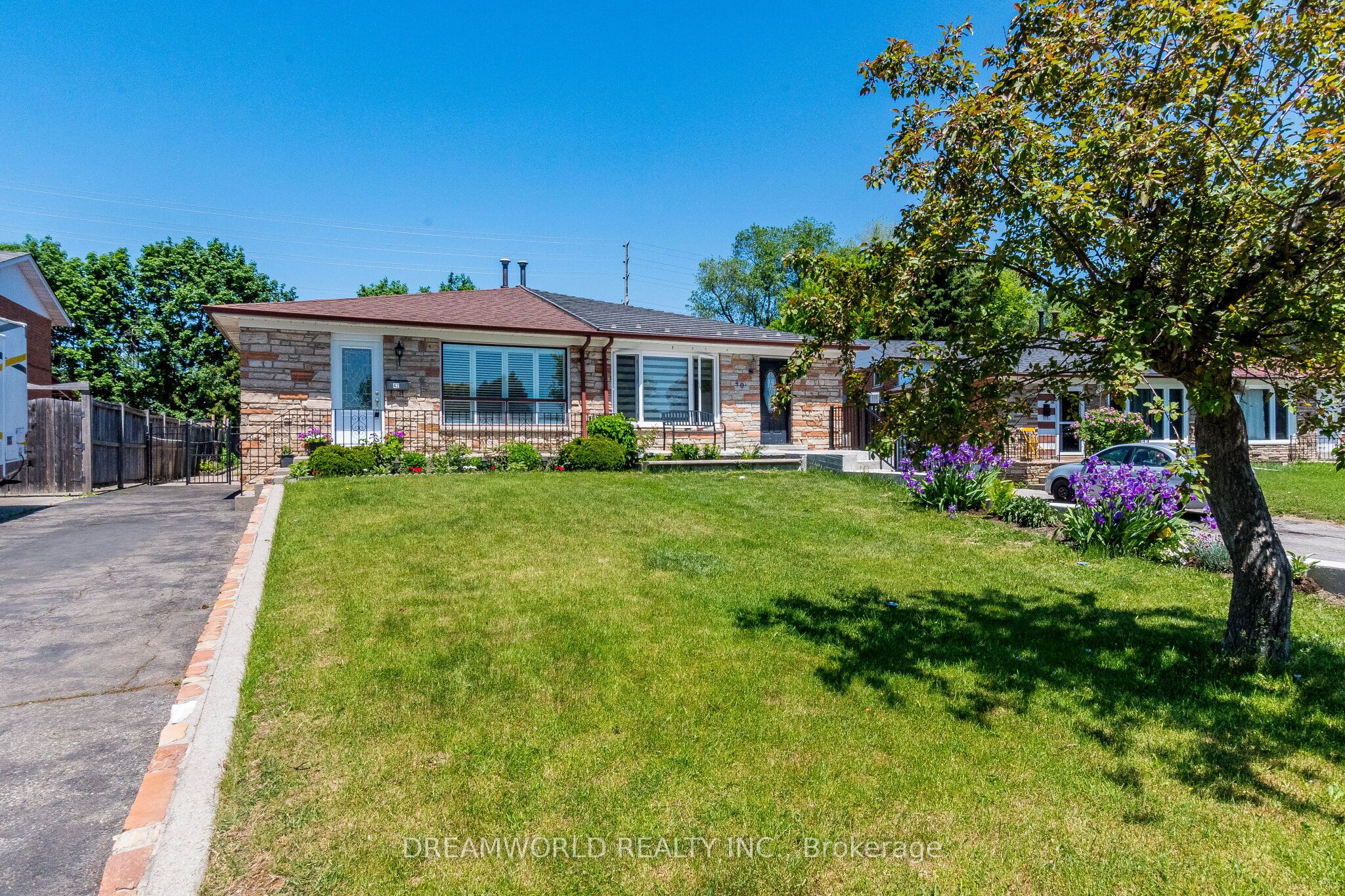 42 Northwood Drive, Brampton, ON L6X 2L2 photo 5