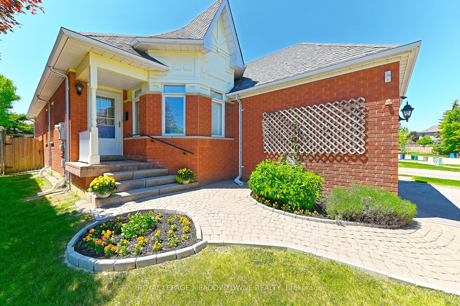 16 Harrop Avenue, Halton Hills, ON L7G 5R2 photo 3