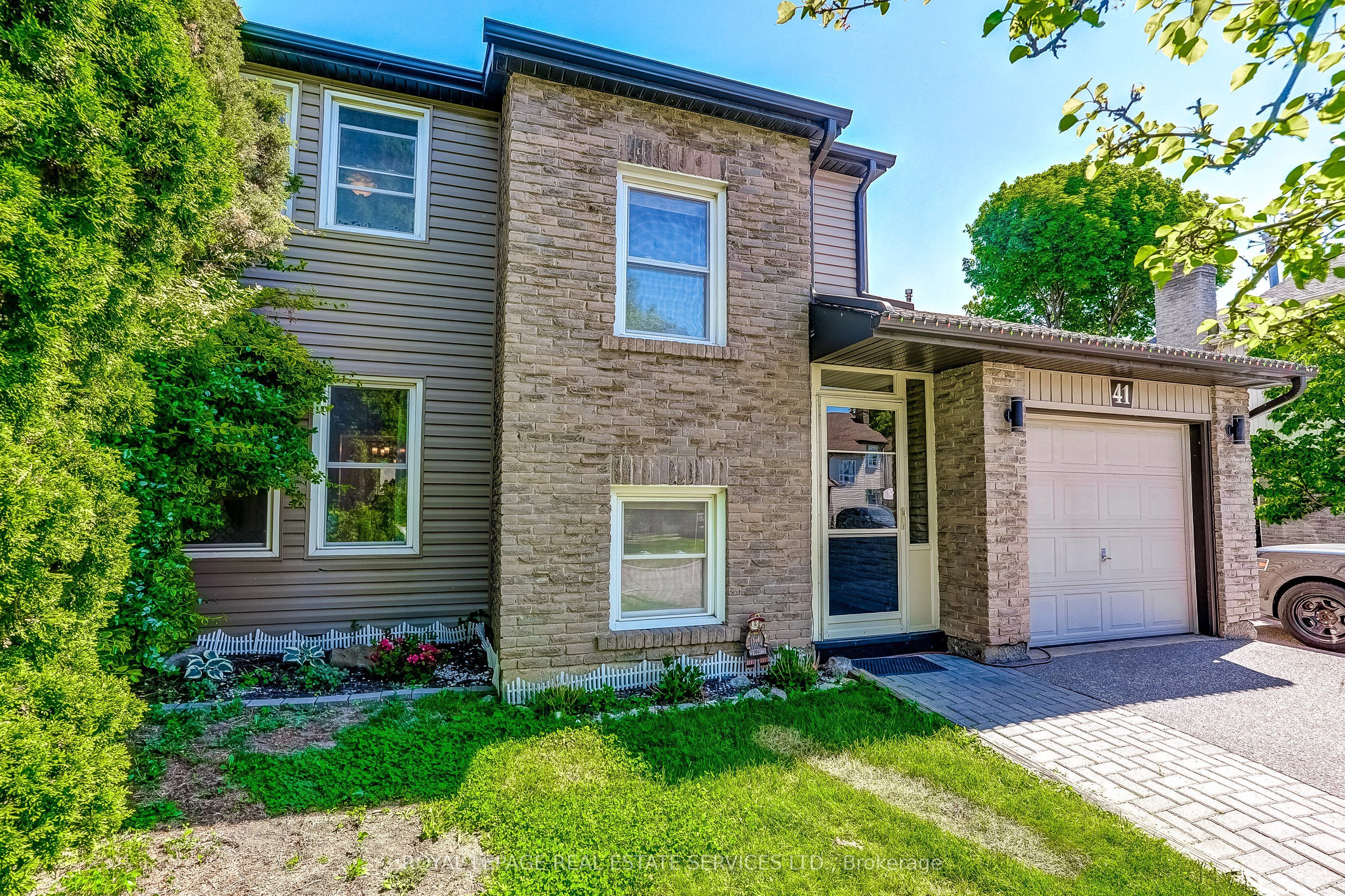41 Neuchatel Place 41, Mississauga, ON L5N 6A7 photo 2