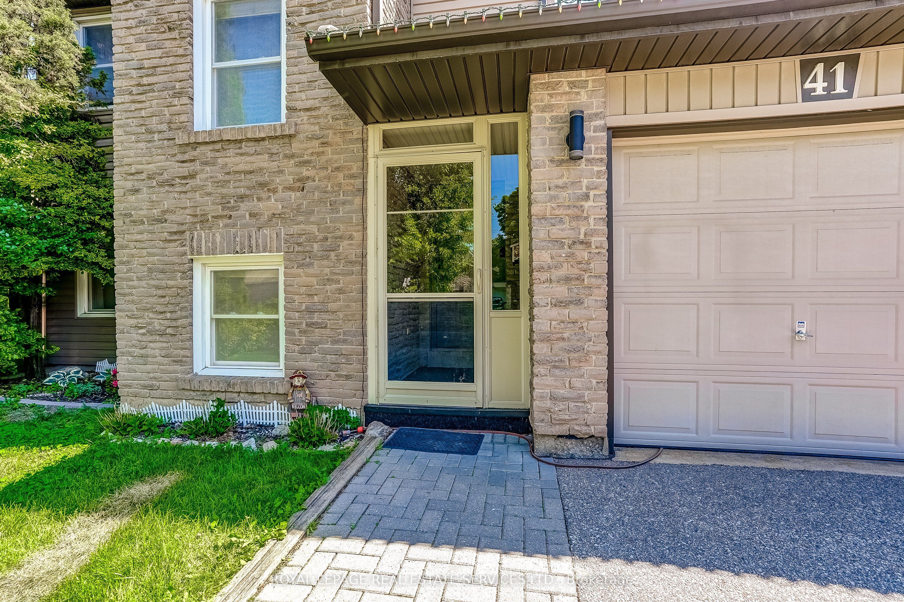41 Neuchatel Place 41, Mississauga, ON L5N 6A7 photo 3