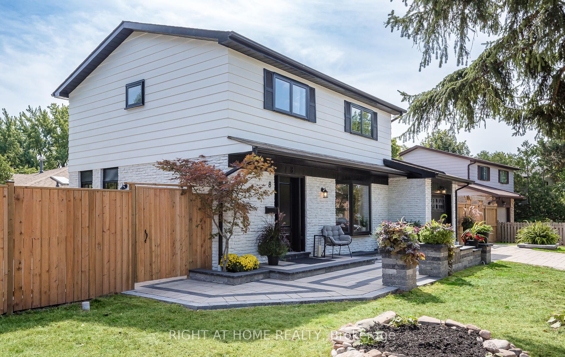 8 Culham Street, Oakville, ON L6H 1G4 photo 3
