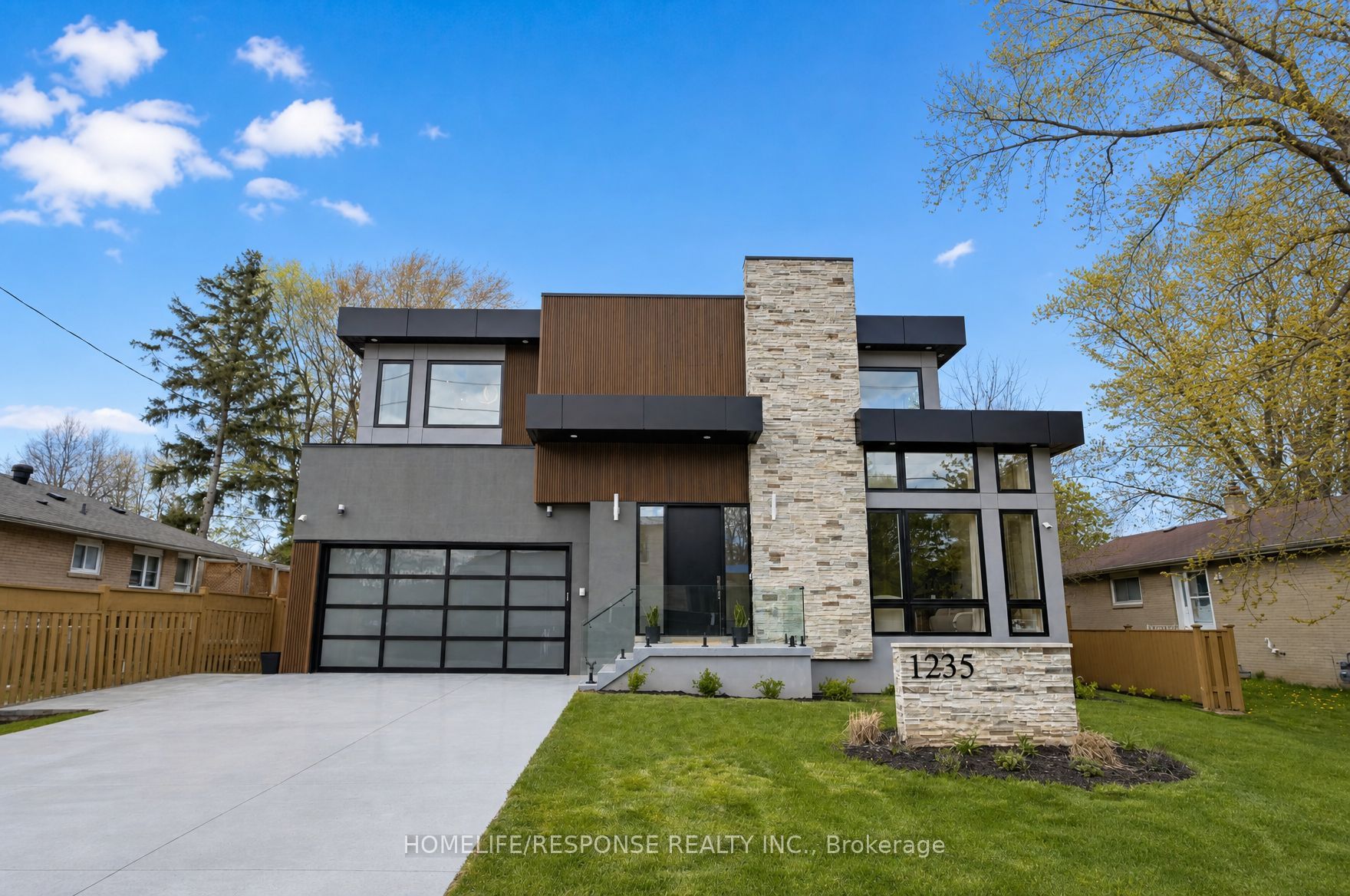 1235 Whittington Road, Mississauga, ON L5J 3J8