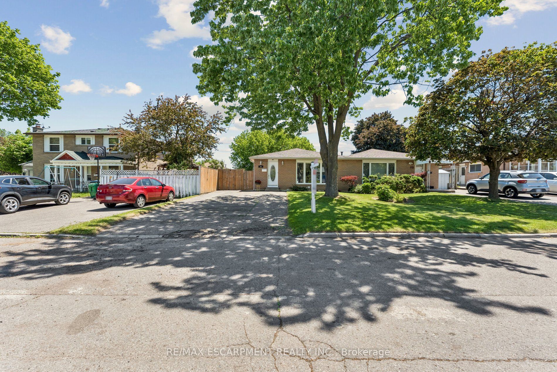 29 Deeside Crescent, Brampton, ON L6T 3L8 photo 3
