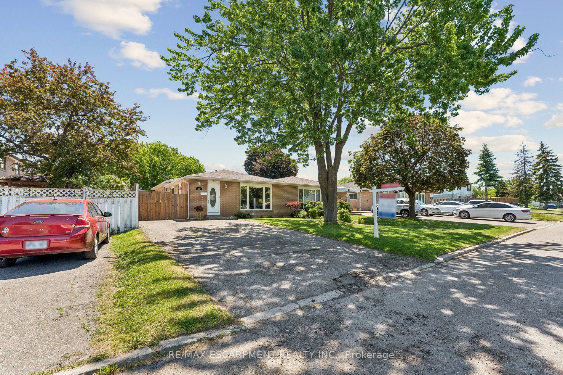29 Deeside Crescent, Brampton, ON L6T 3L8 photo 4