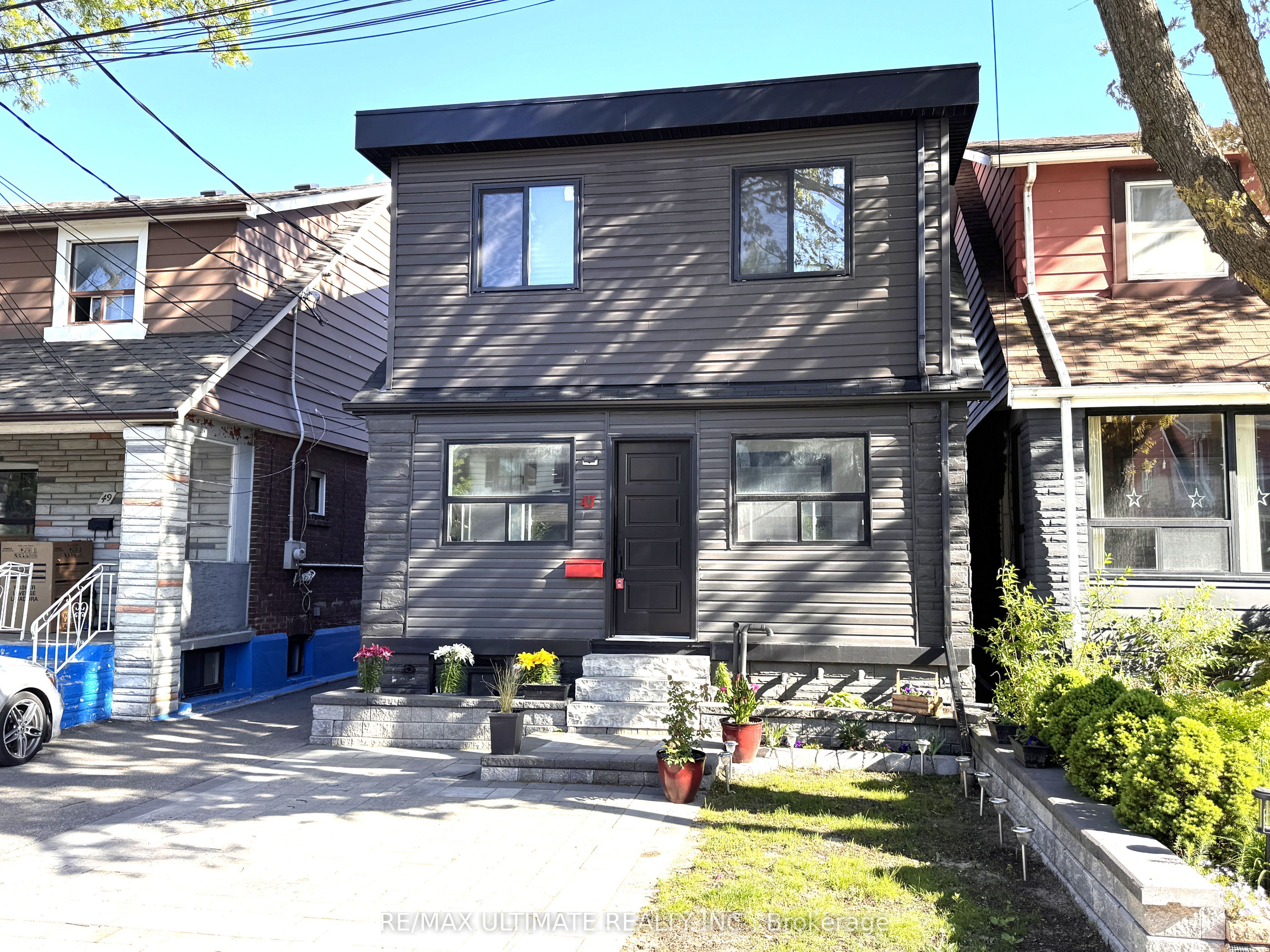 47 Mahoney Avenue, Toronto, ON M6M 2H5