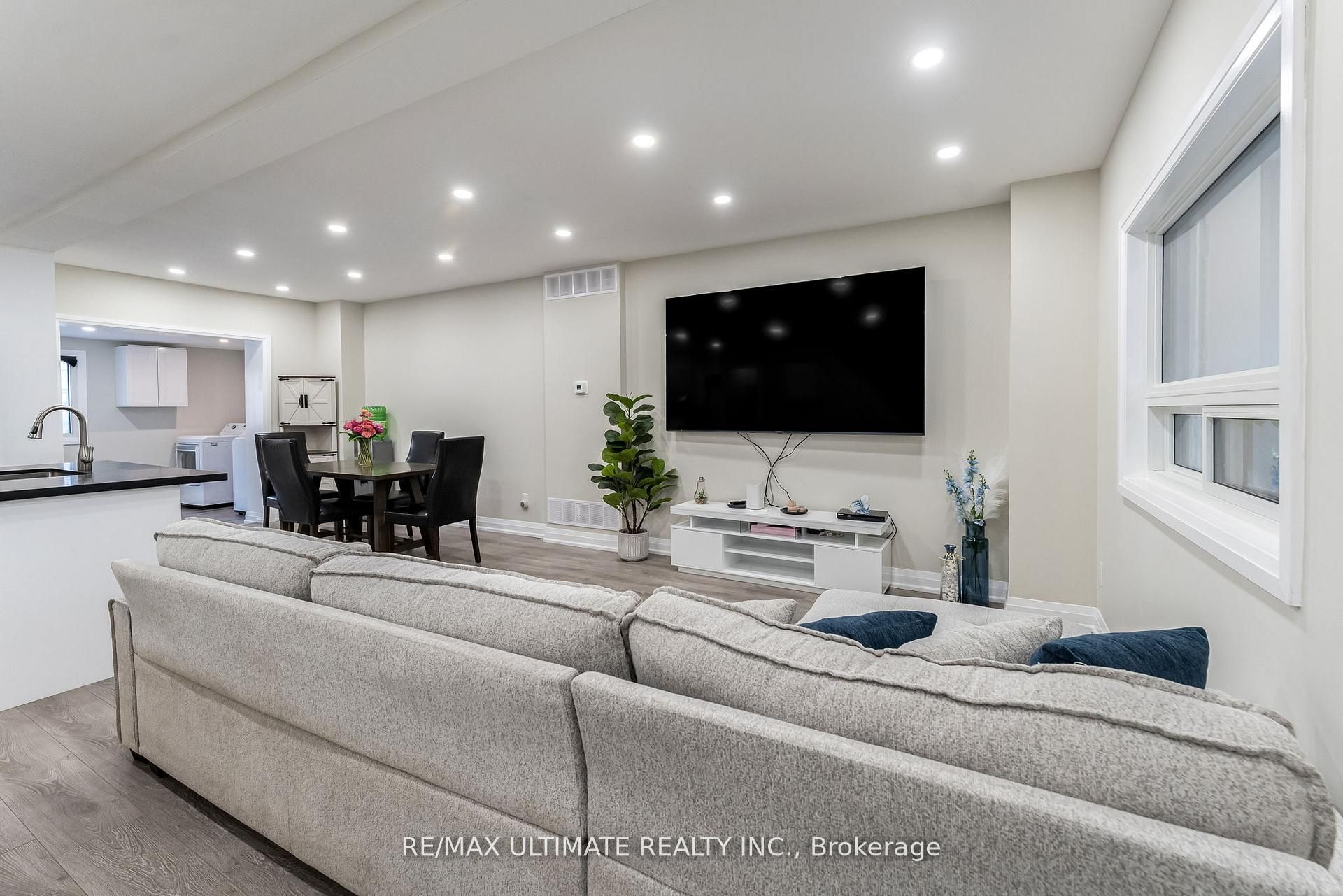 47 Mahoney Avenue, Toronto, ON M6M 2H5 photo 4