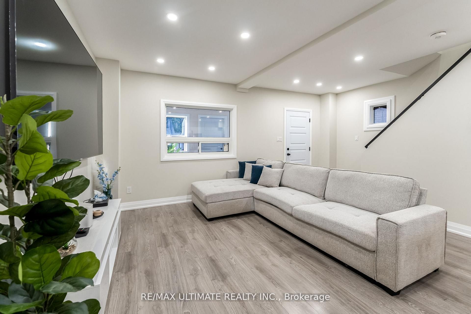 47 Mahoney Avenue, Toronto, ON M6M 2H5 photo 5
