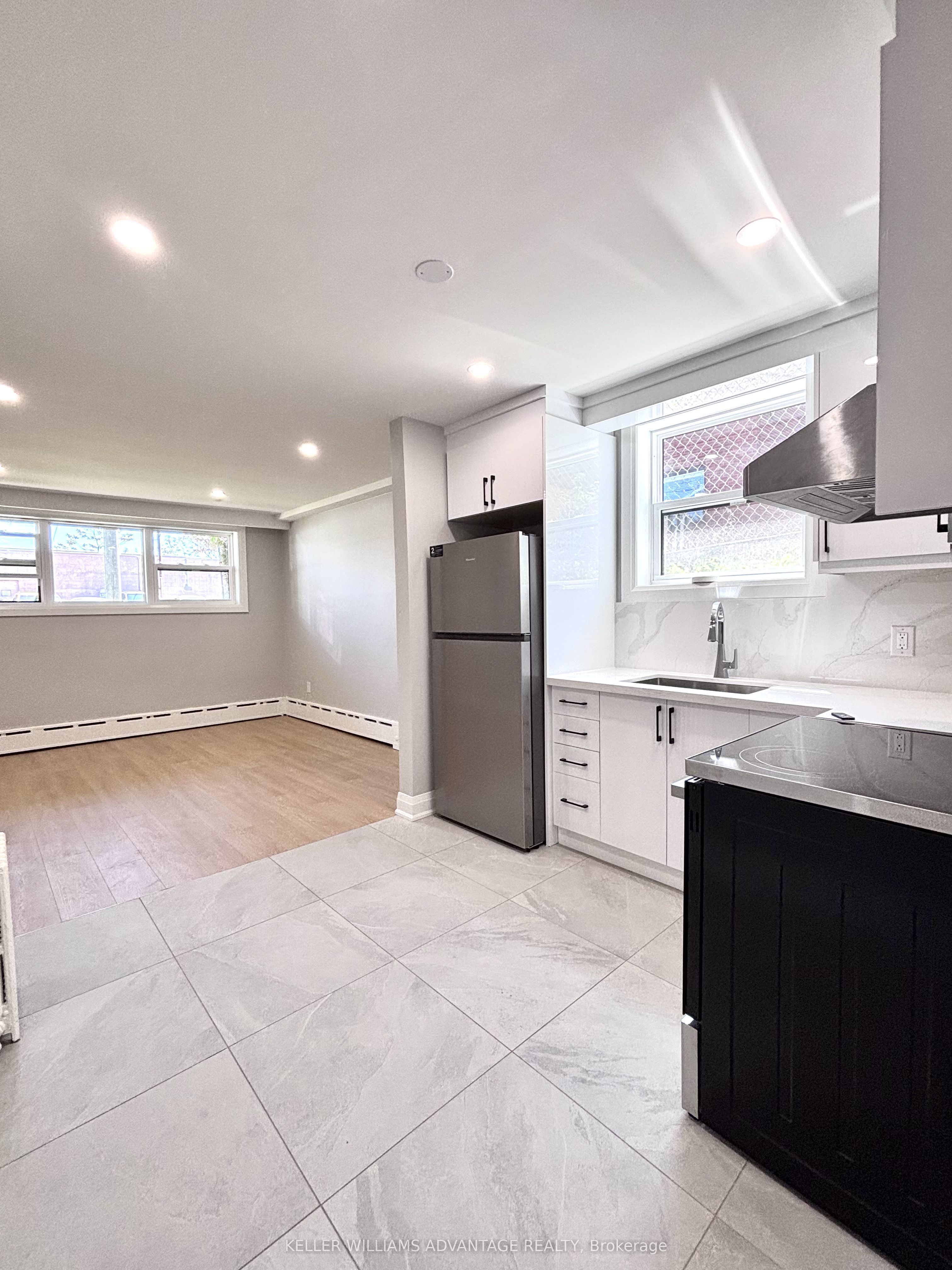 100 Portland Street, Toronto, ON M8Y 1A7 photo 5
