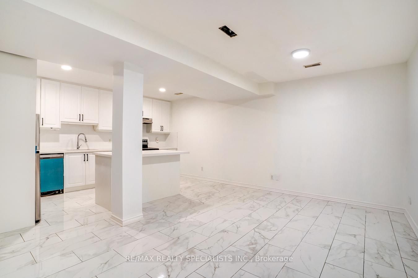 4 Garrow Avenue 1, Toronto, ON M6N 2C5 photo 4