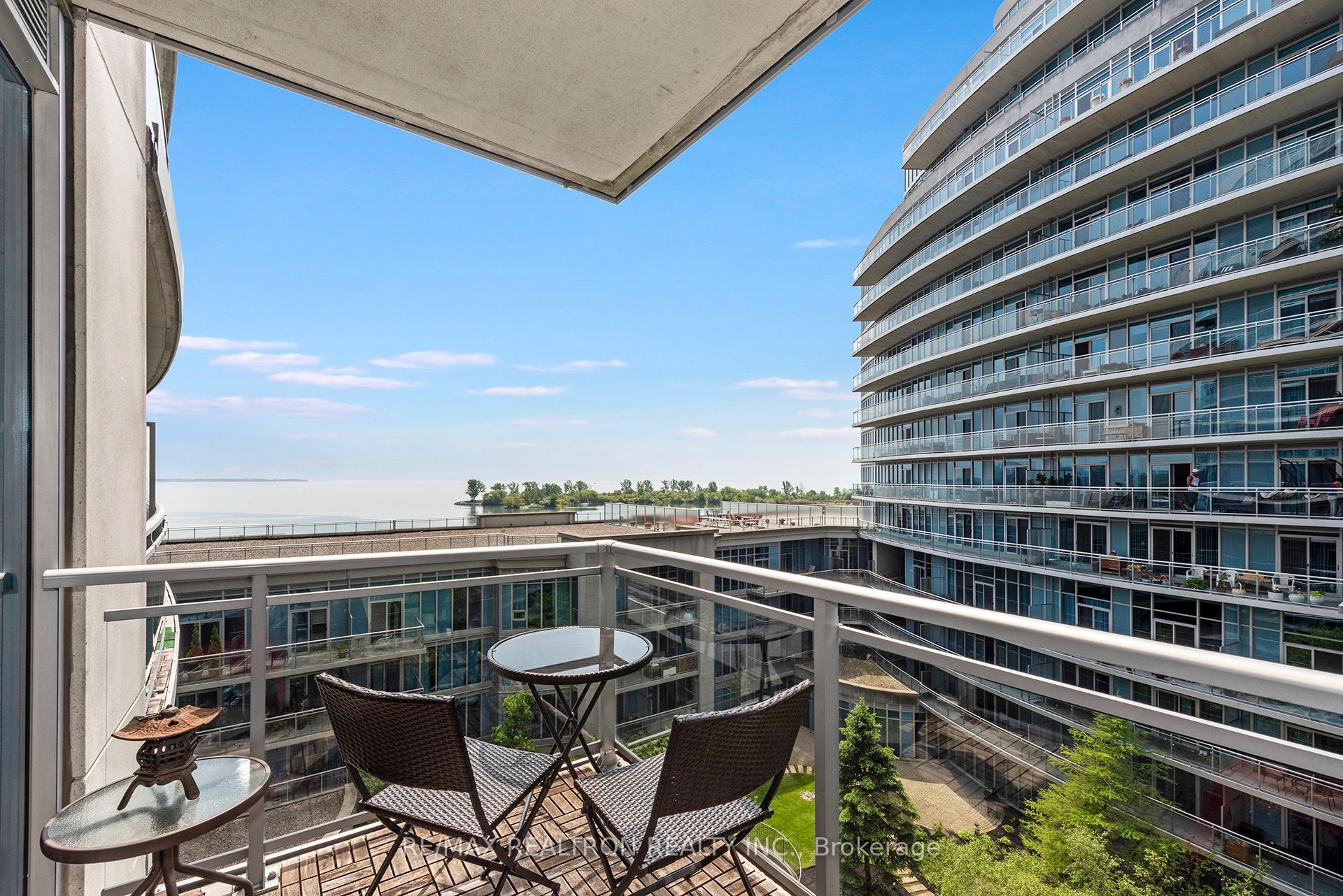 58 Marine Parade Drive 606, Toronto, ON M8V 4G1 photo 2