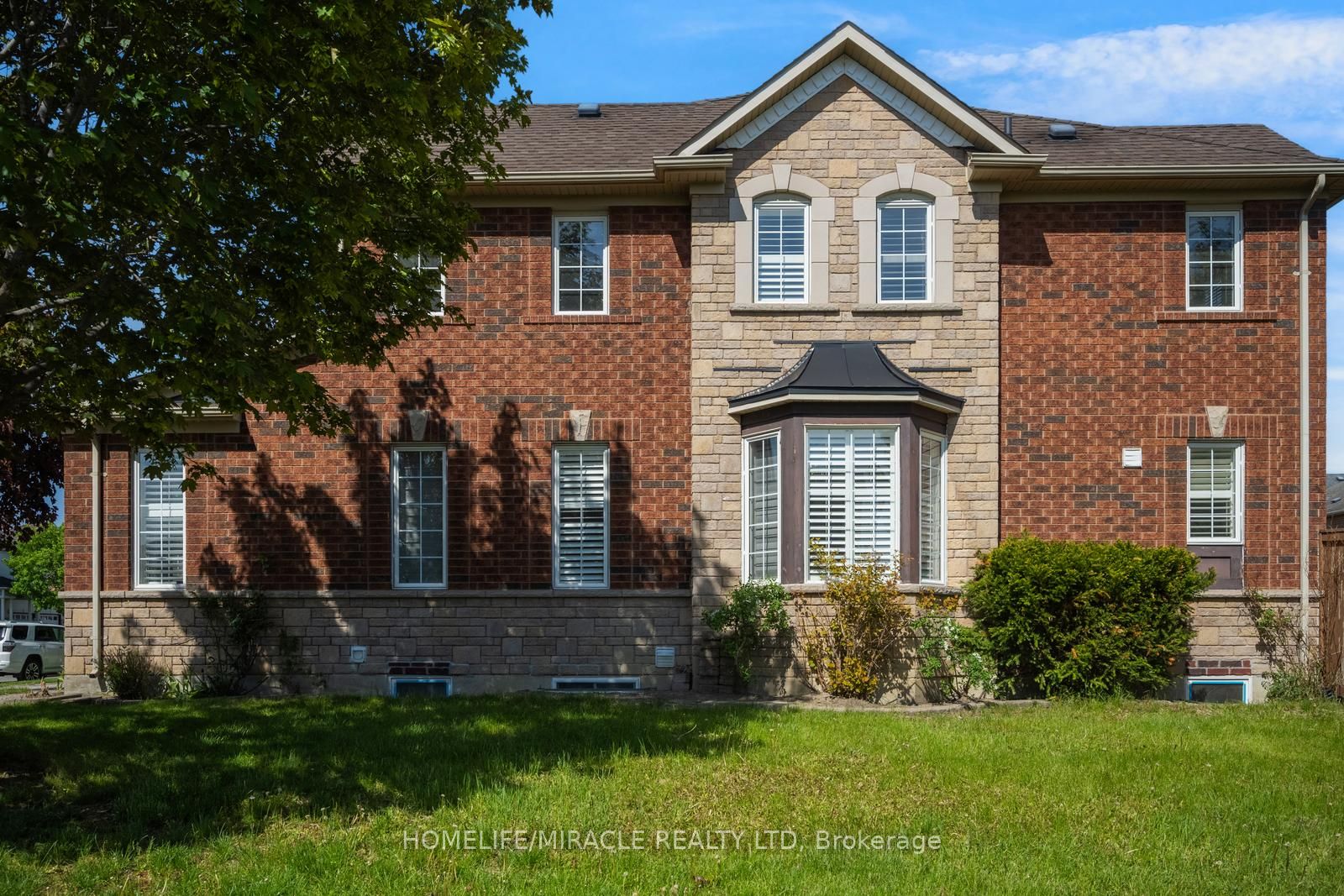 17 Latania Boulevard, Brampton, ON L6P 1S8 photo 4