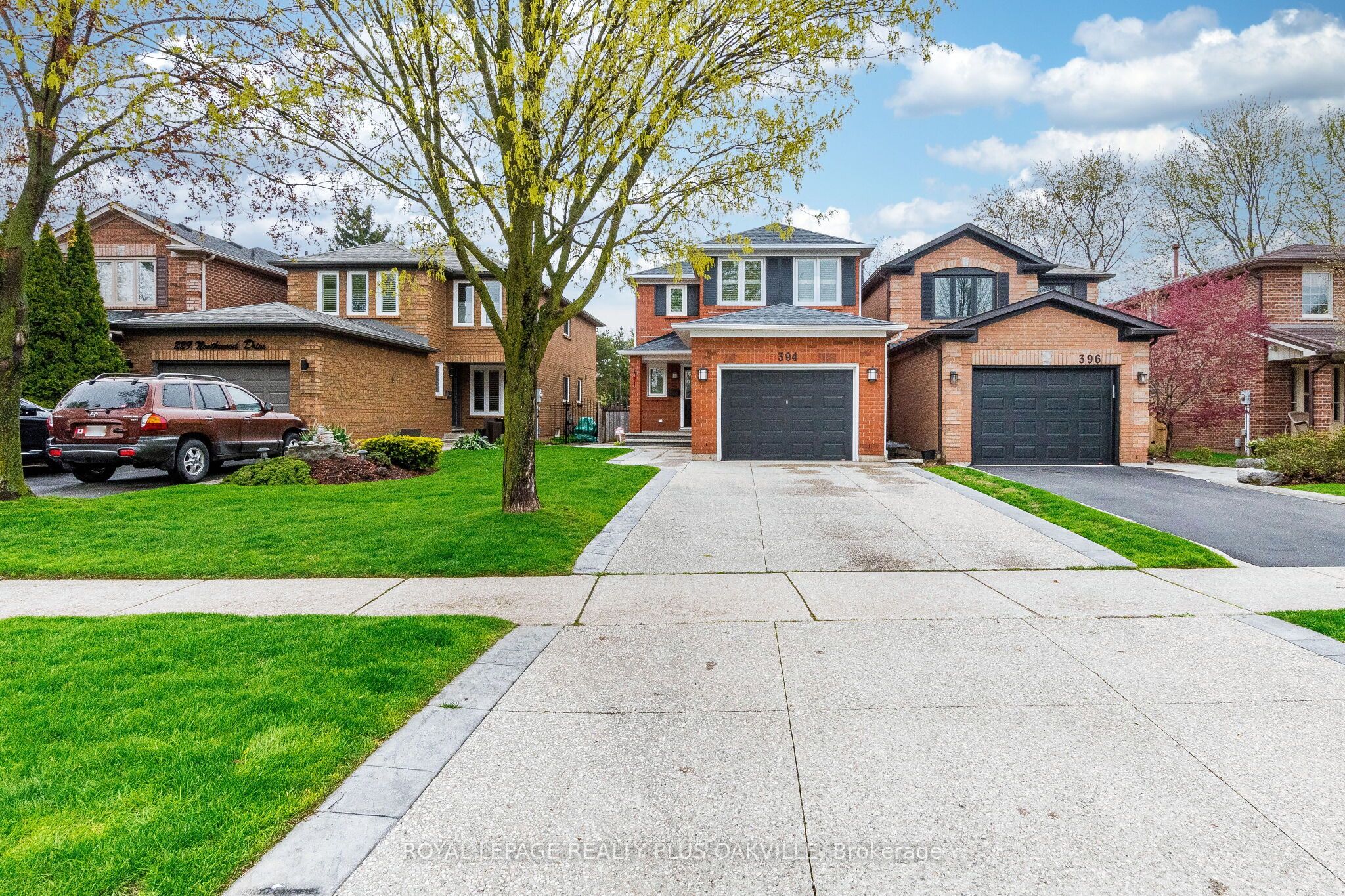 394 Maidstone Crescent, Oakville, ON L6M 1A1