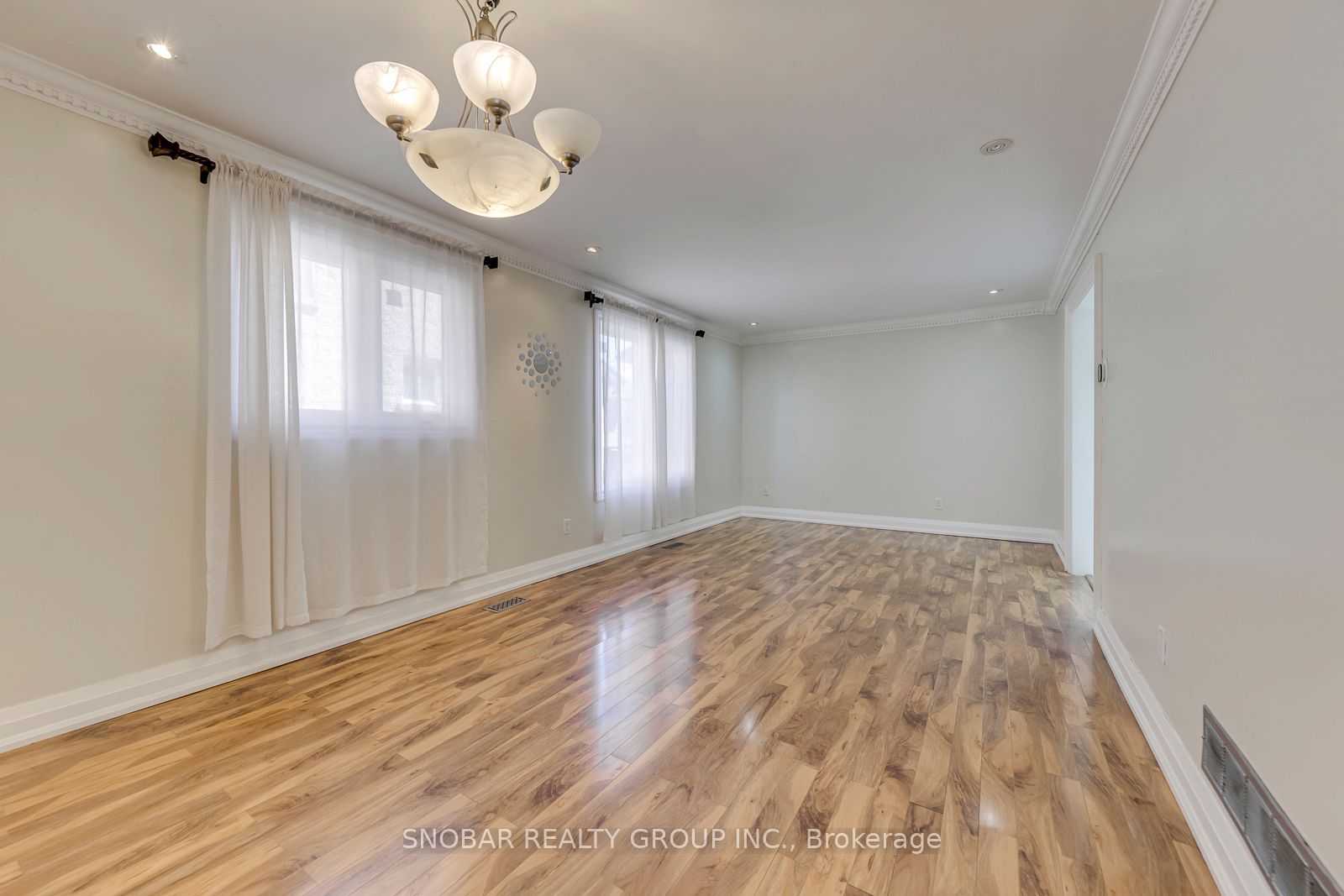 296 Rimilton Avenue, Toronto, ON M8W 4X6 photo 3