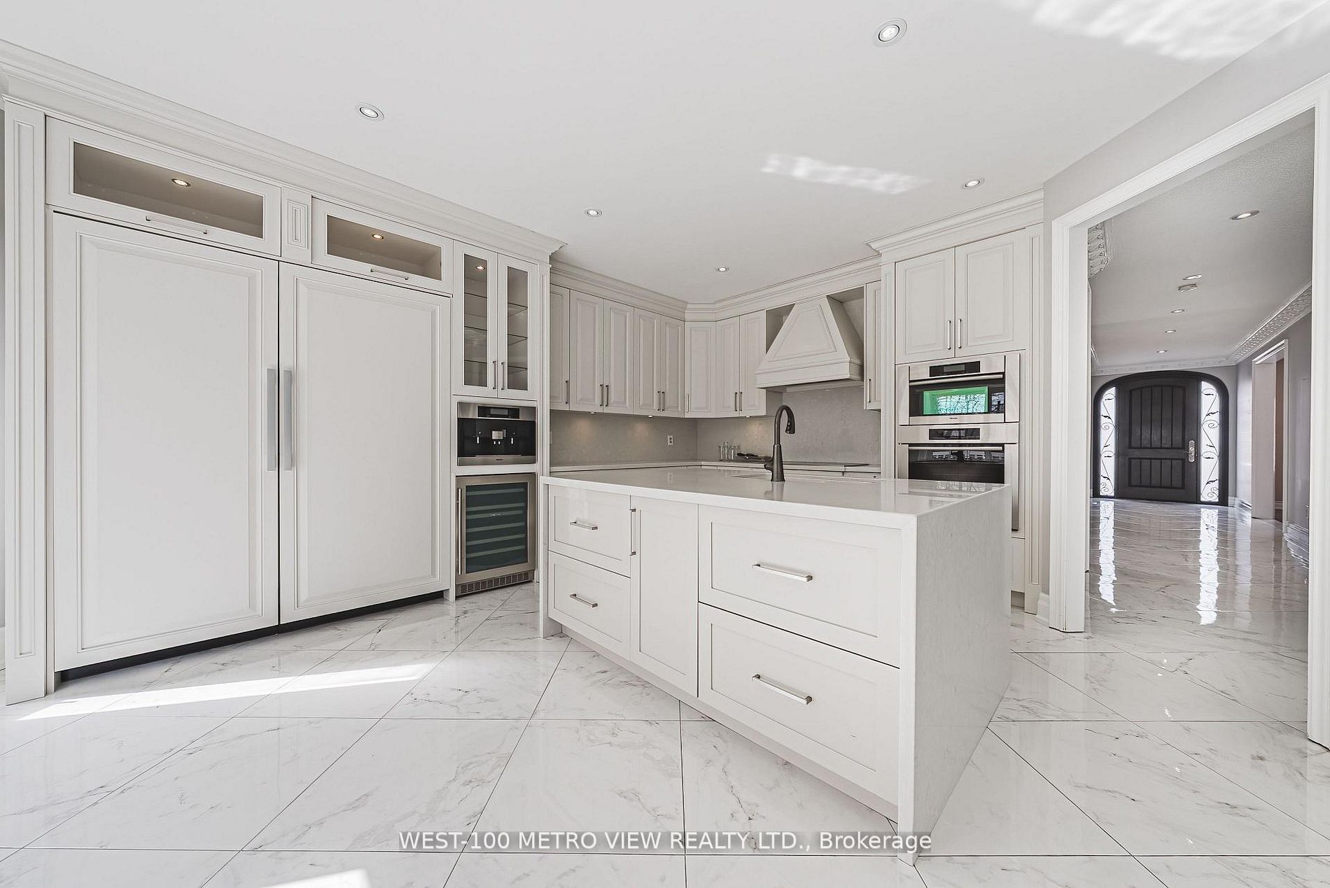 589 Glen Park Avenue, Toronto, ON M6B 2G4 photo 4