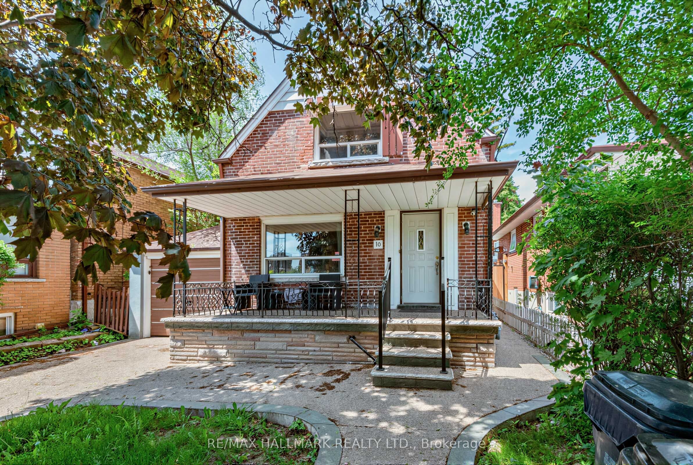 10 Hartley Avenue Basement, Toronto, ON M6E 4E6
