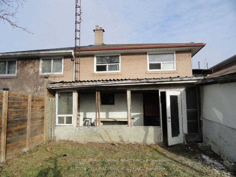 205 St Lucie Drive, Toronto, ON M9M 1T4 photo 3