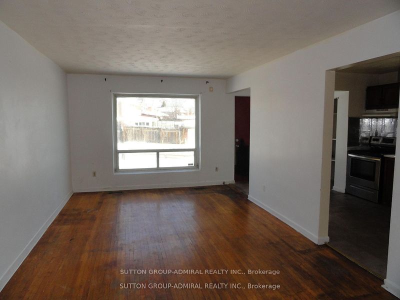 205 St Lucie Drive, Toronto, ON M9M 1T4 photo 4