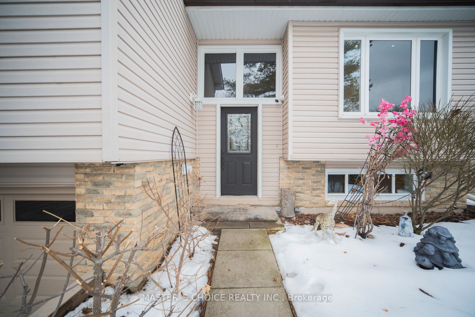 3294 Rhonda Valley Drive, Mississauga, ON L5A 3E9 photo 3