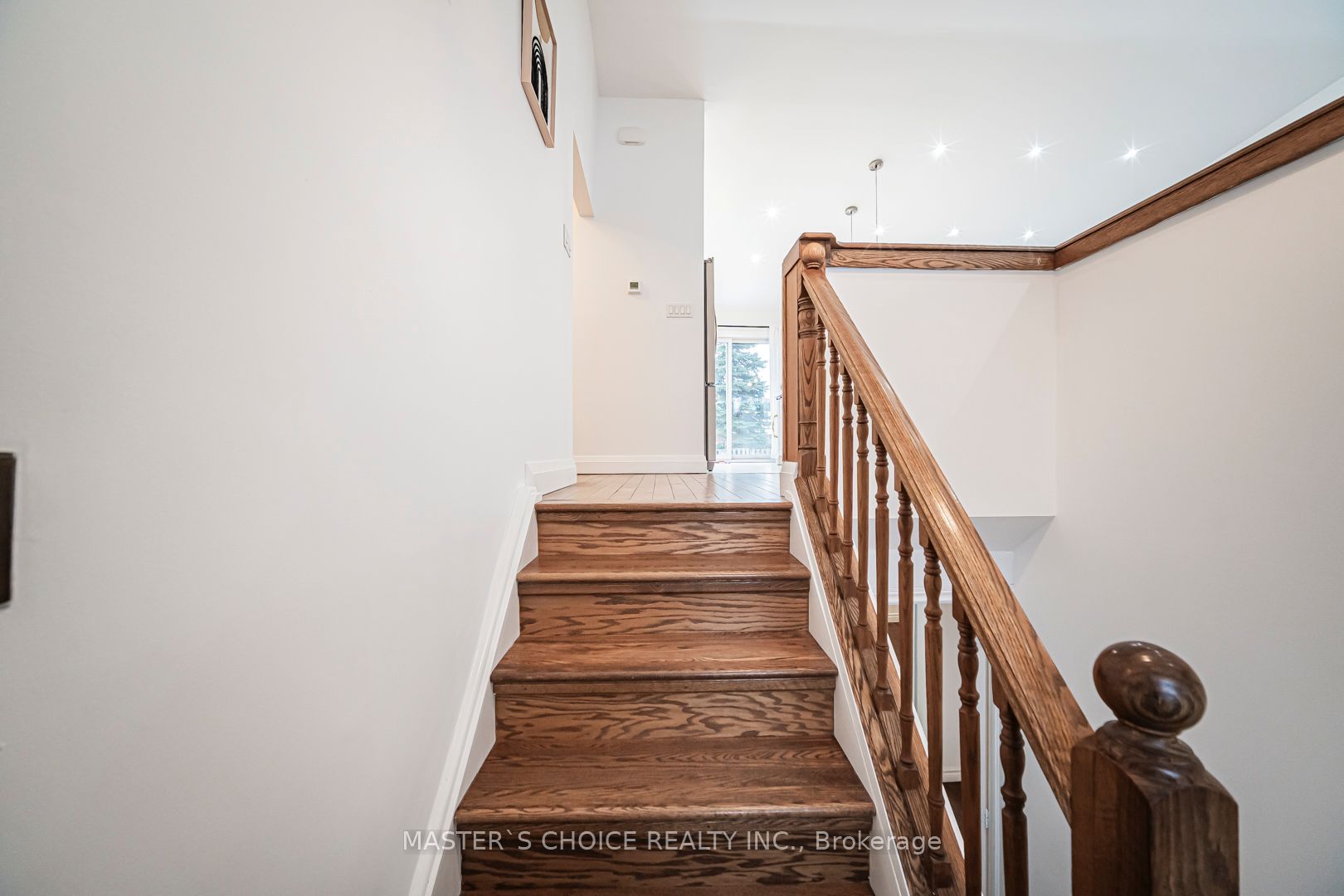 3294 Rhonda Valley Drive, Mississauga, ON L5A 3E9 photo 5