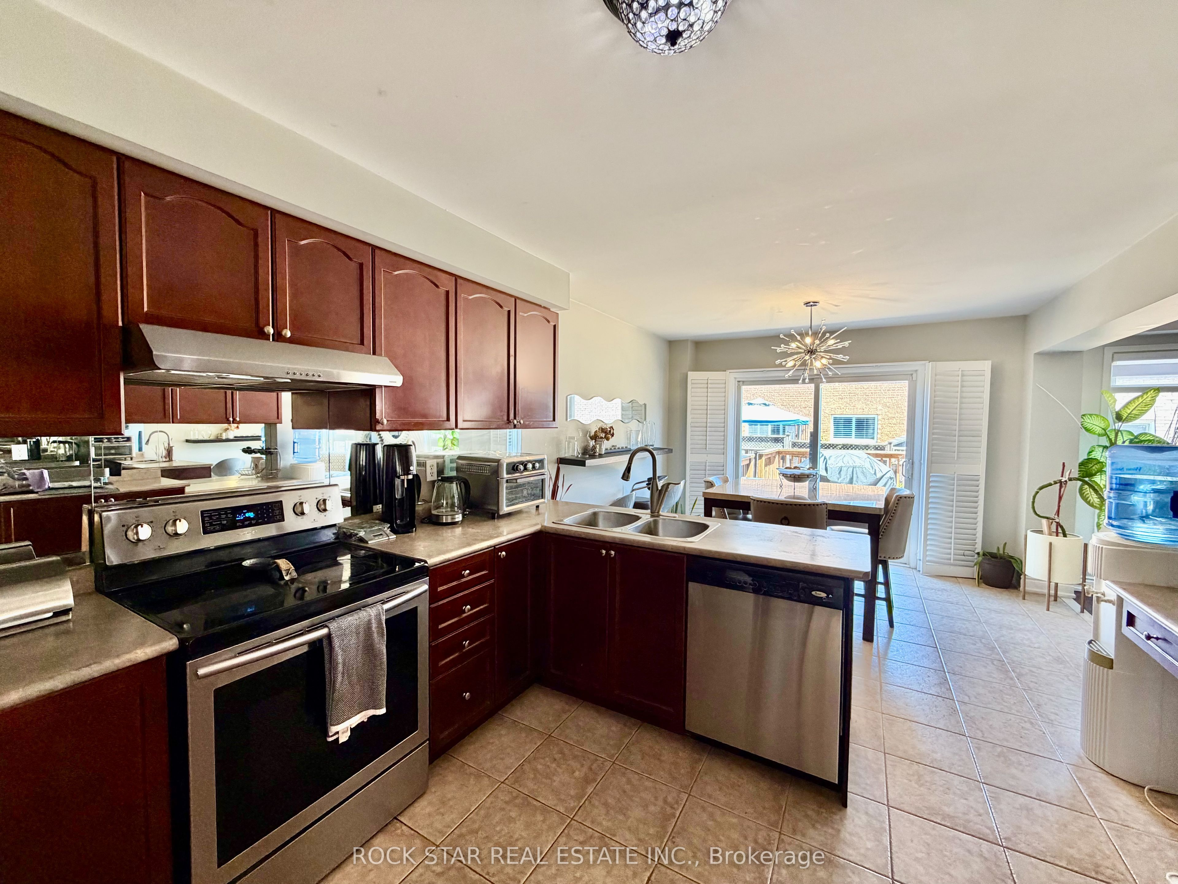 21 Trudelle Crescent, Brampton, ON L7A 2Z1 photo 4