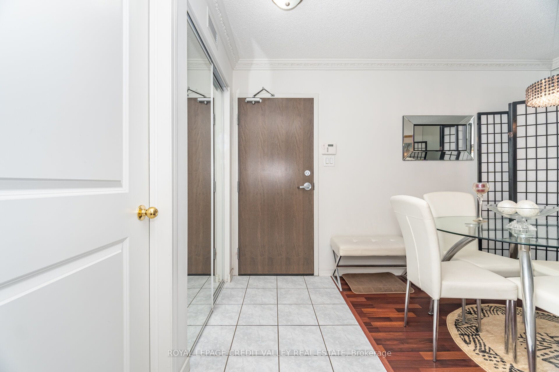 9 George Street N 2407, Brampton, ON L6X 0T7 photo 5