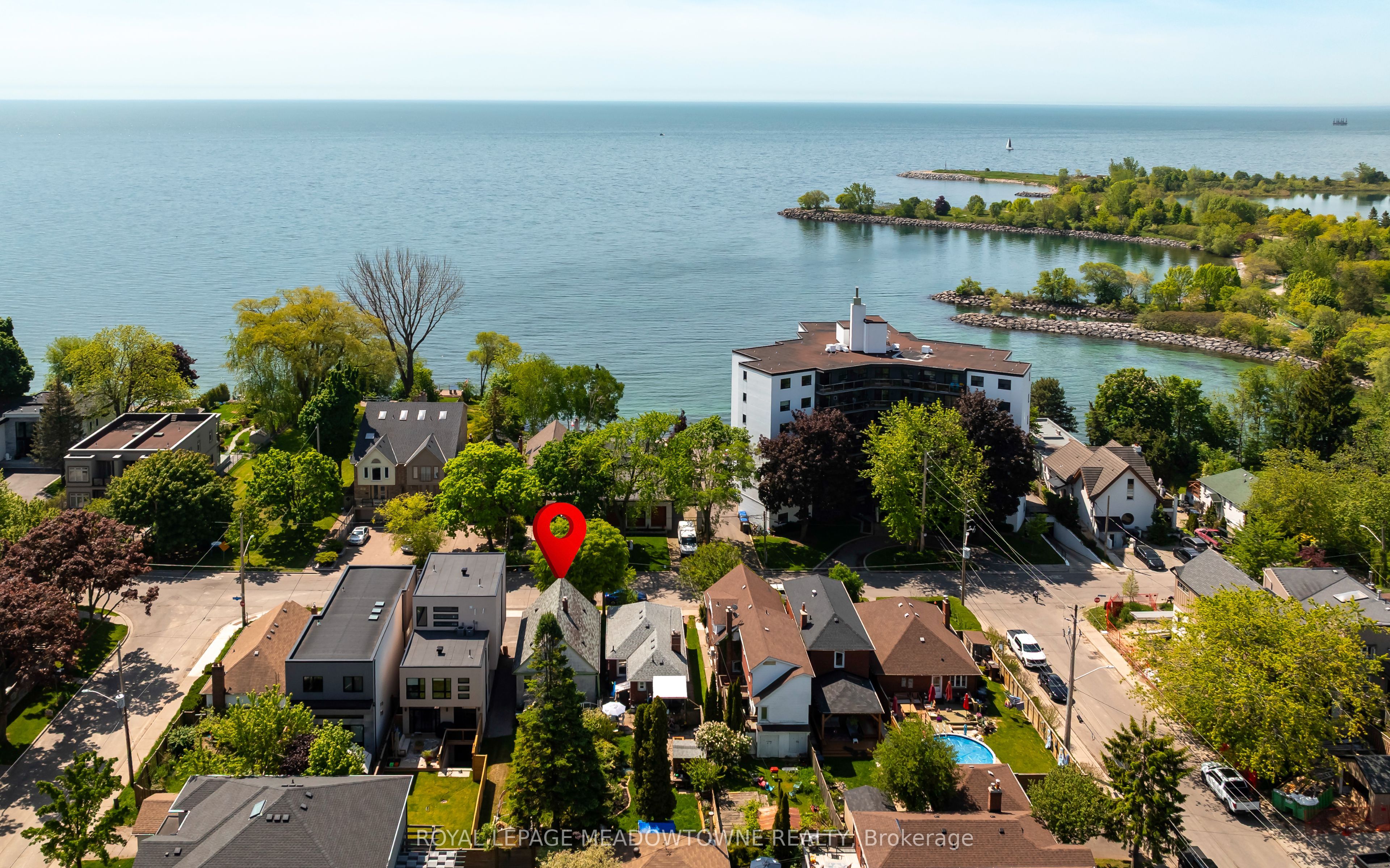 182 Lakeshore Drive, Toronto, ON M8V 2A9