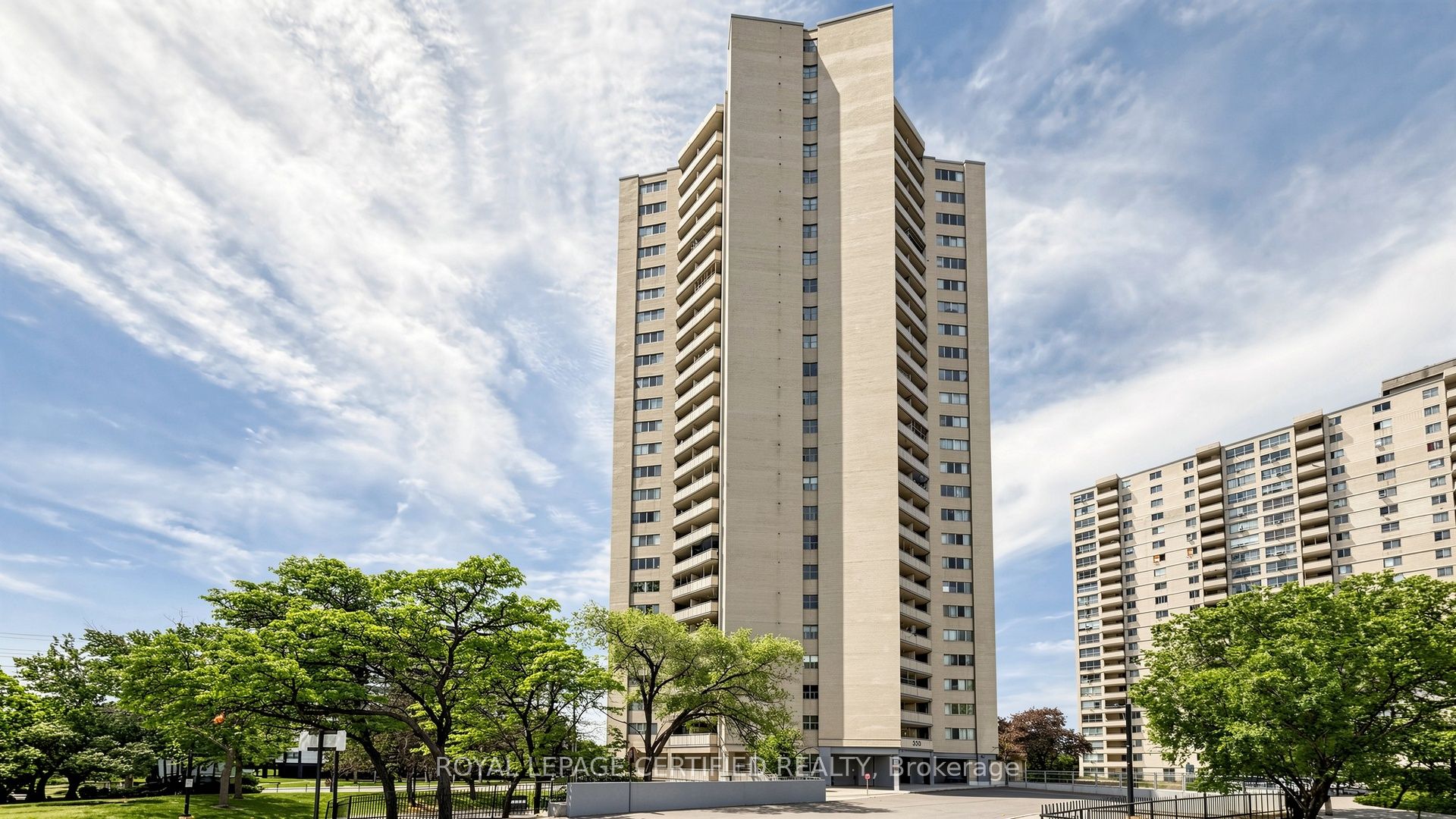 330 Dixon Road 1903, Toronto, ON M9R 1S9 photo 3