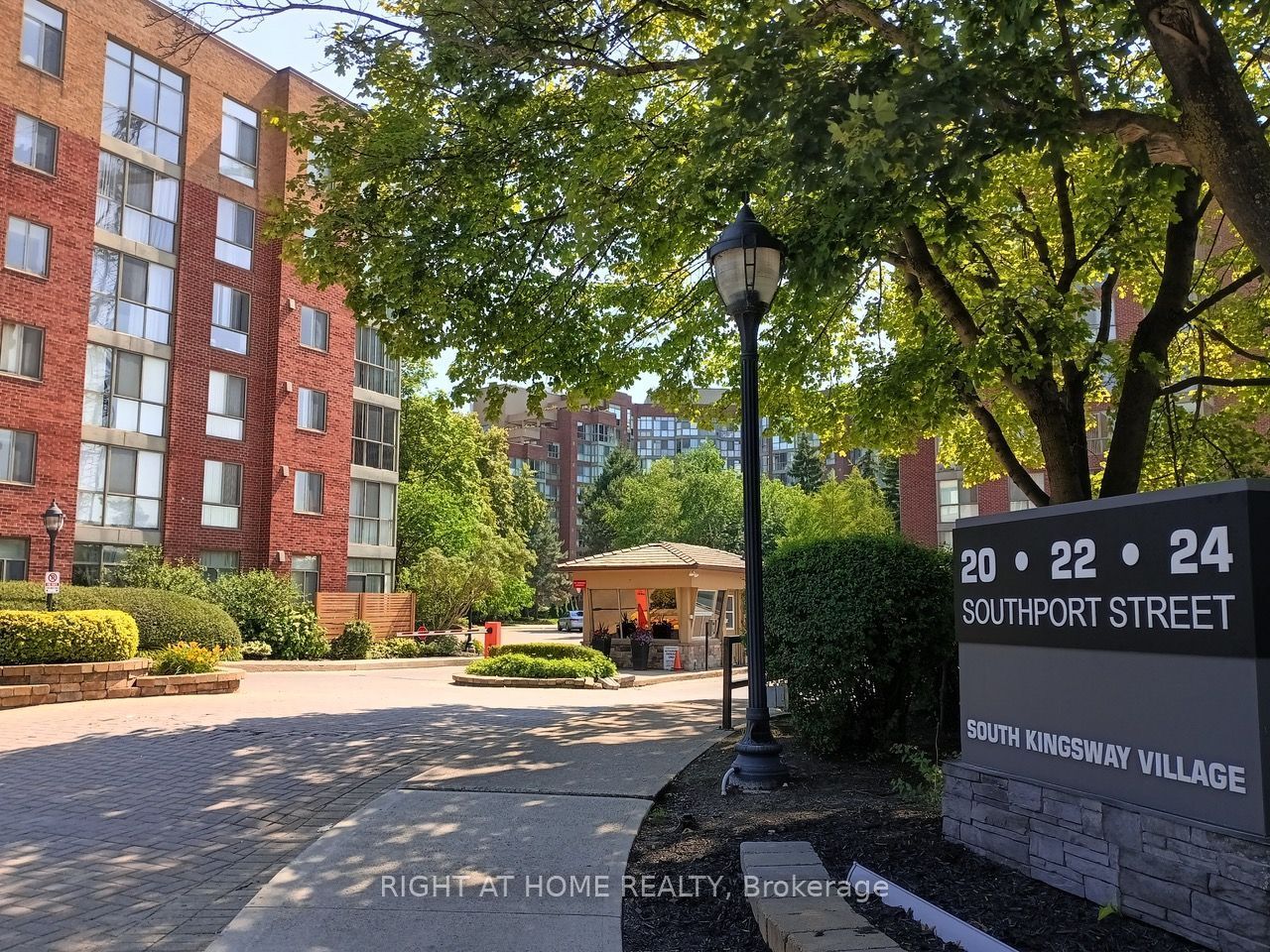 20 Southport Street 208, Toronto, ON M6S 4Y8 photo 2